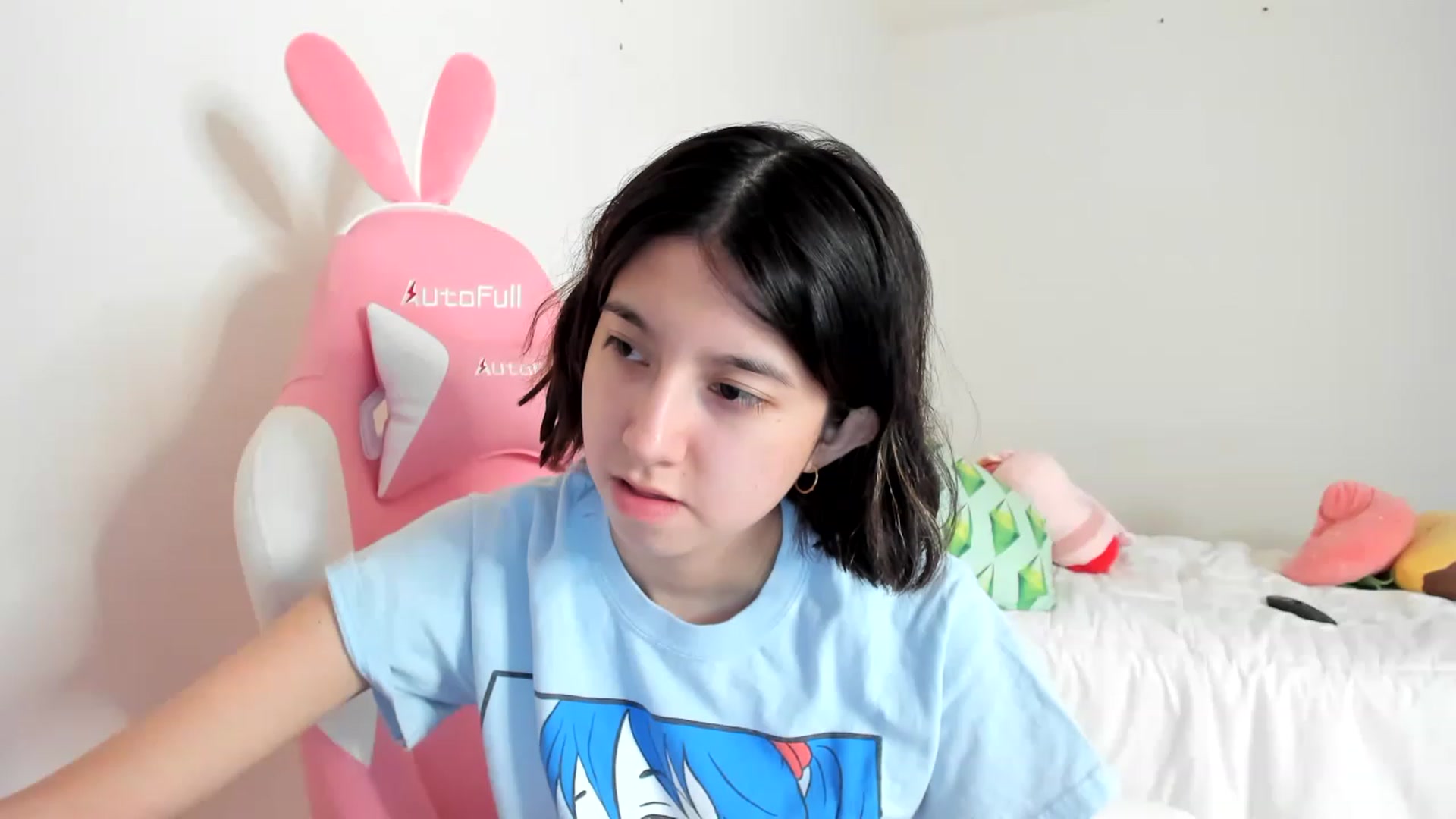 Gallery image thumbnail from Cherrycute666's myfreecams stream on, 03/19/2023, 15:38 image 6 of 20