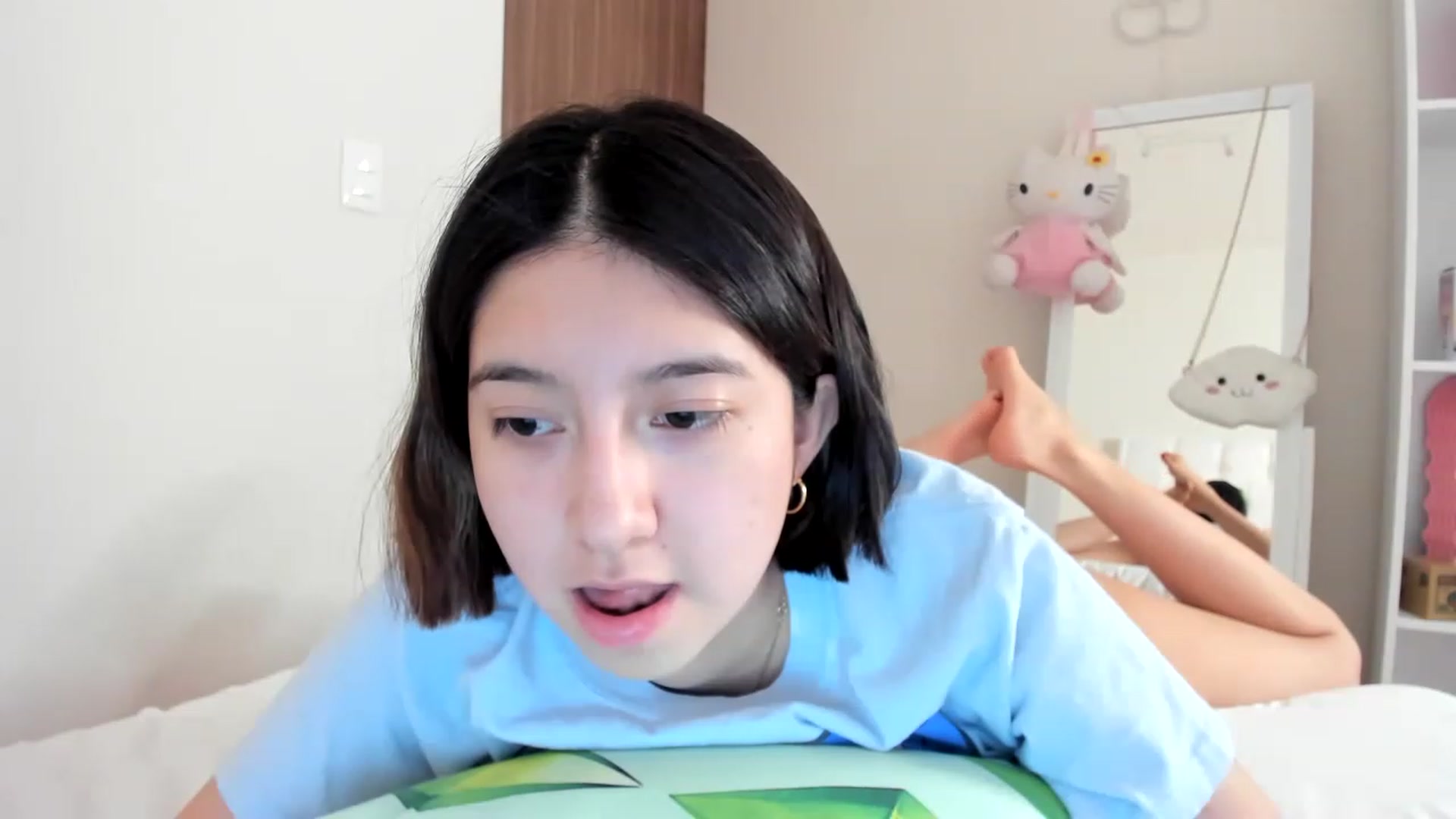 Gallery image thumbnail from Cherrycute666's myfreecams stream on, 03/20/2023, 09:17 image 10 of 20