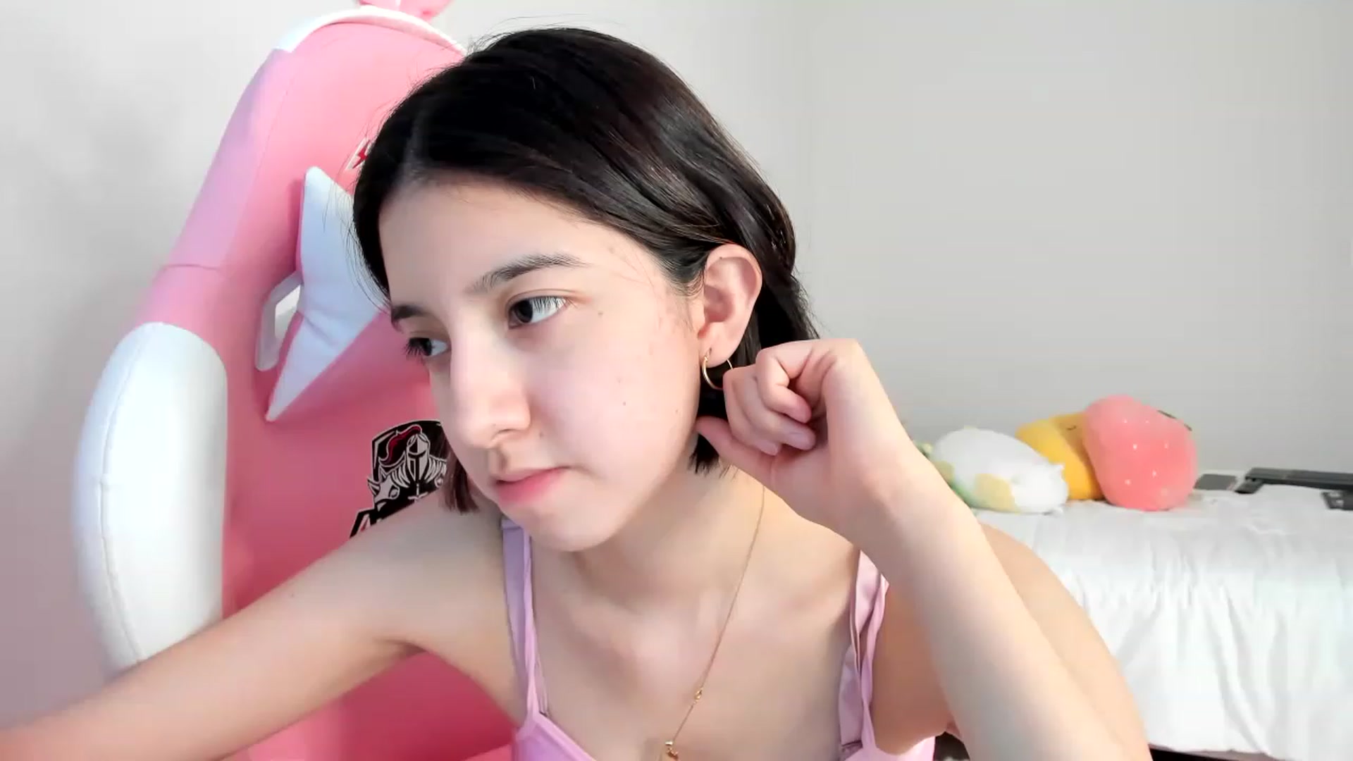 Gallery image thumbnail from Cherrycute666's myfreecams stream on, 03/20/2023, 19:41 image 5 of 20