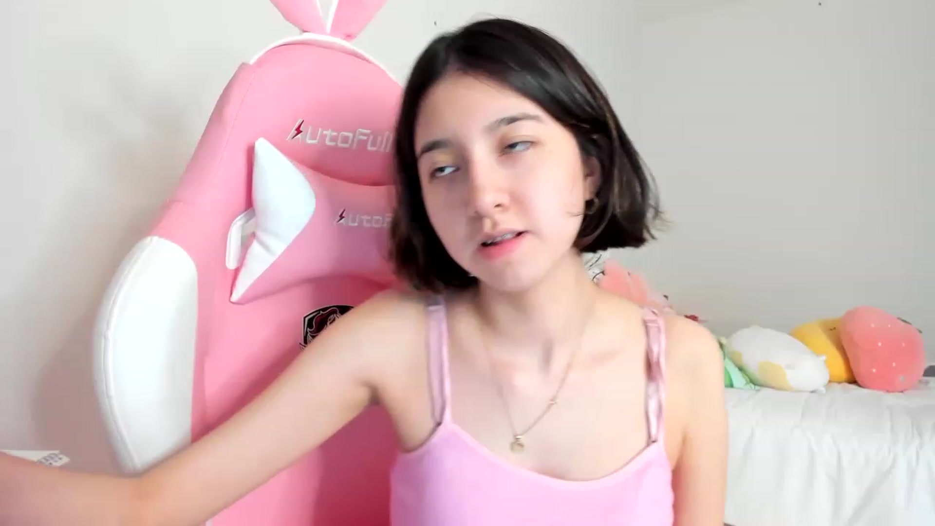 Gallery image thumbnail from Cherrycute666's myfreecams stream on, 03/20/2023, 19:41 image 15 of 20