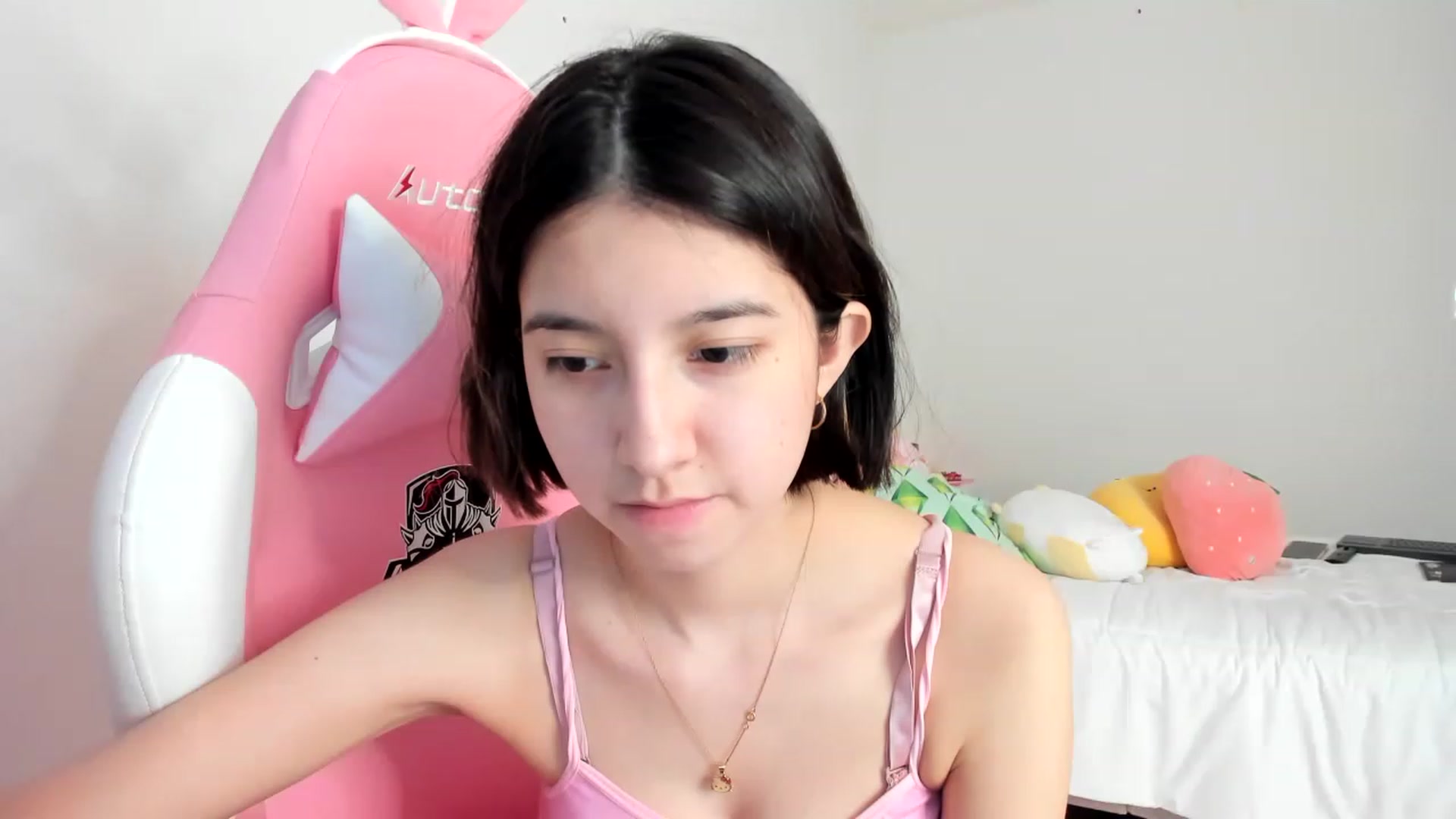 Gallery image thumbnail from Cherrycute666's myfreecams stream on, 03/20/2023, 19:41 image 3 of 20