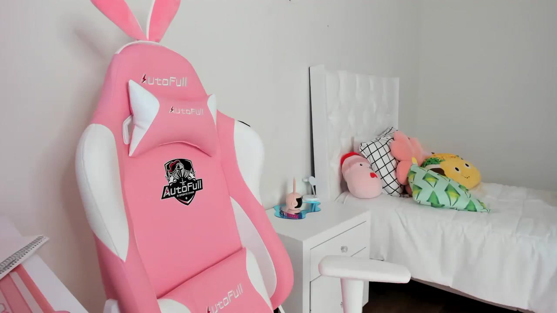 Gallery image thumbnail from Cherrycute666's myfreecams stream on, 03/20/2023, 21:19 image 20 of 20