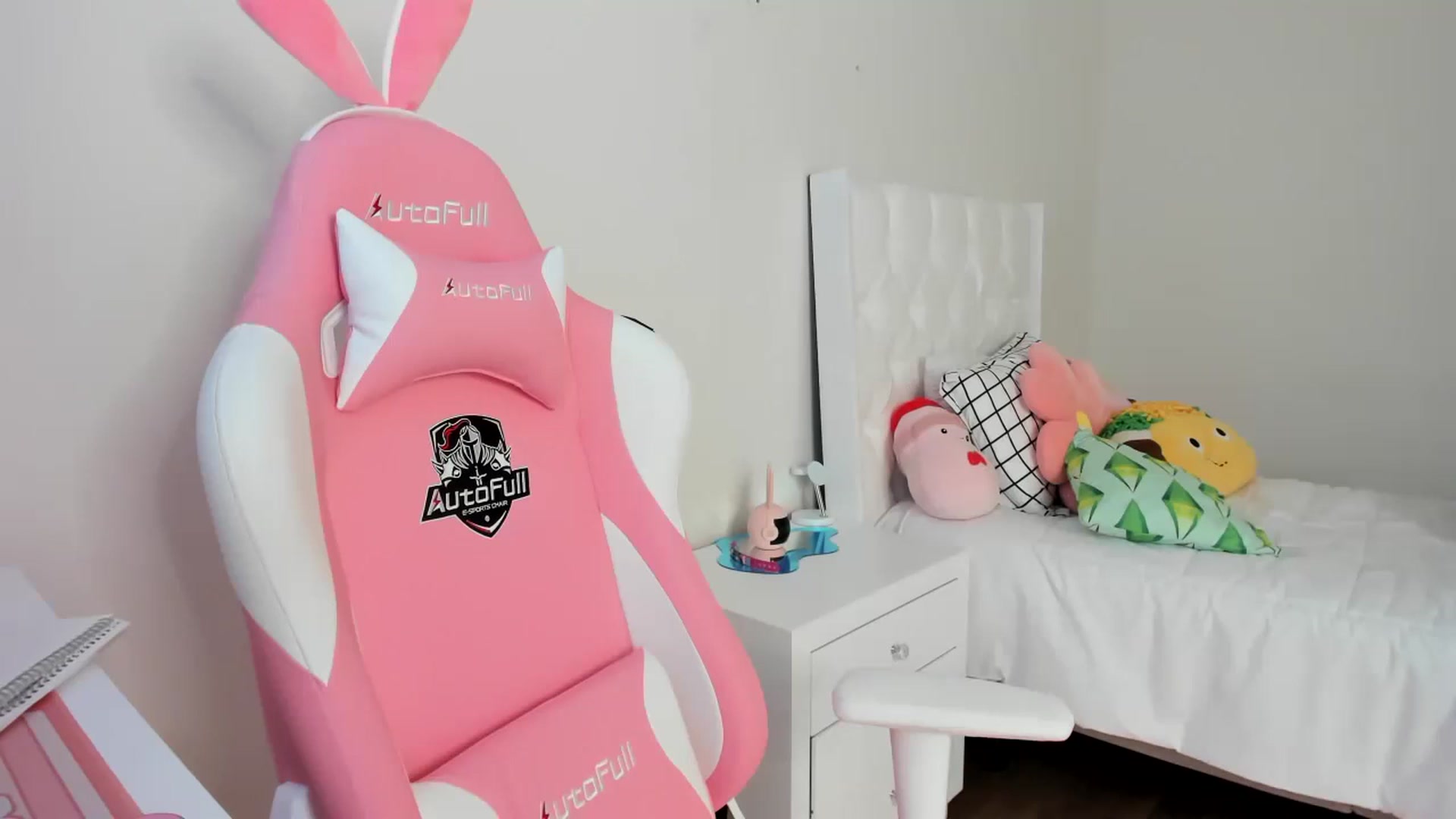 Gallery image thumbnail from Cherrycute666's myfreecams stream on, 03/20/2023, 21:19 image 19 of 20
