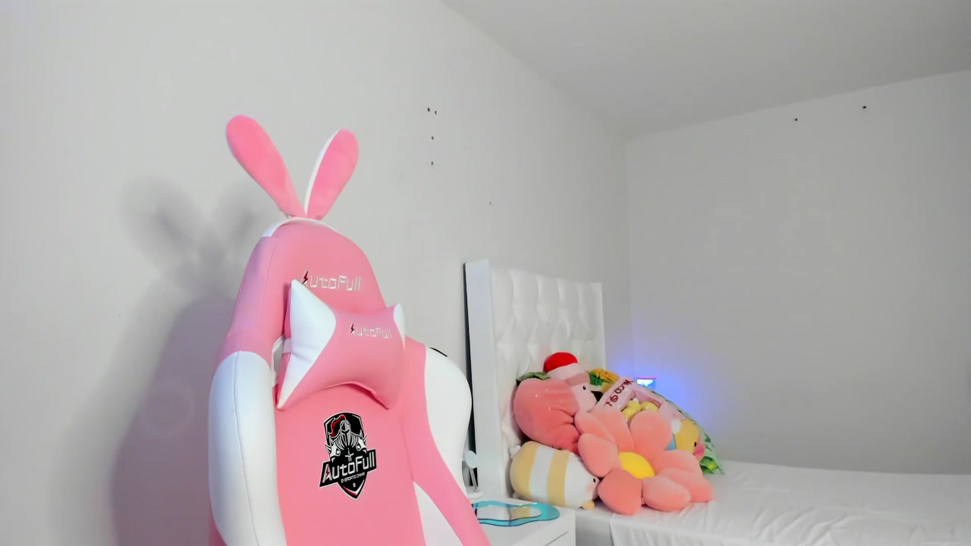 Gallery image thumbnail from Cherrycute666's myfreecams stream on, 03/21/2023, 02:19 image 11 of 20