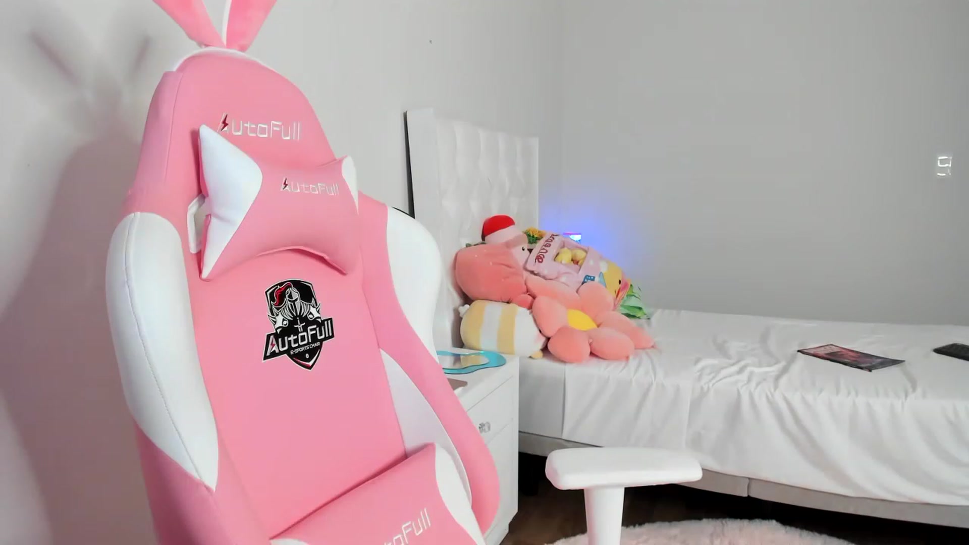 Gallery image thumbnail from Cherrycute666's myfreecams stream on, 03/21/2023, 07:20 image 20 of 20