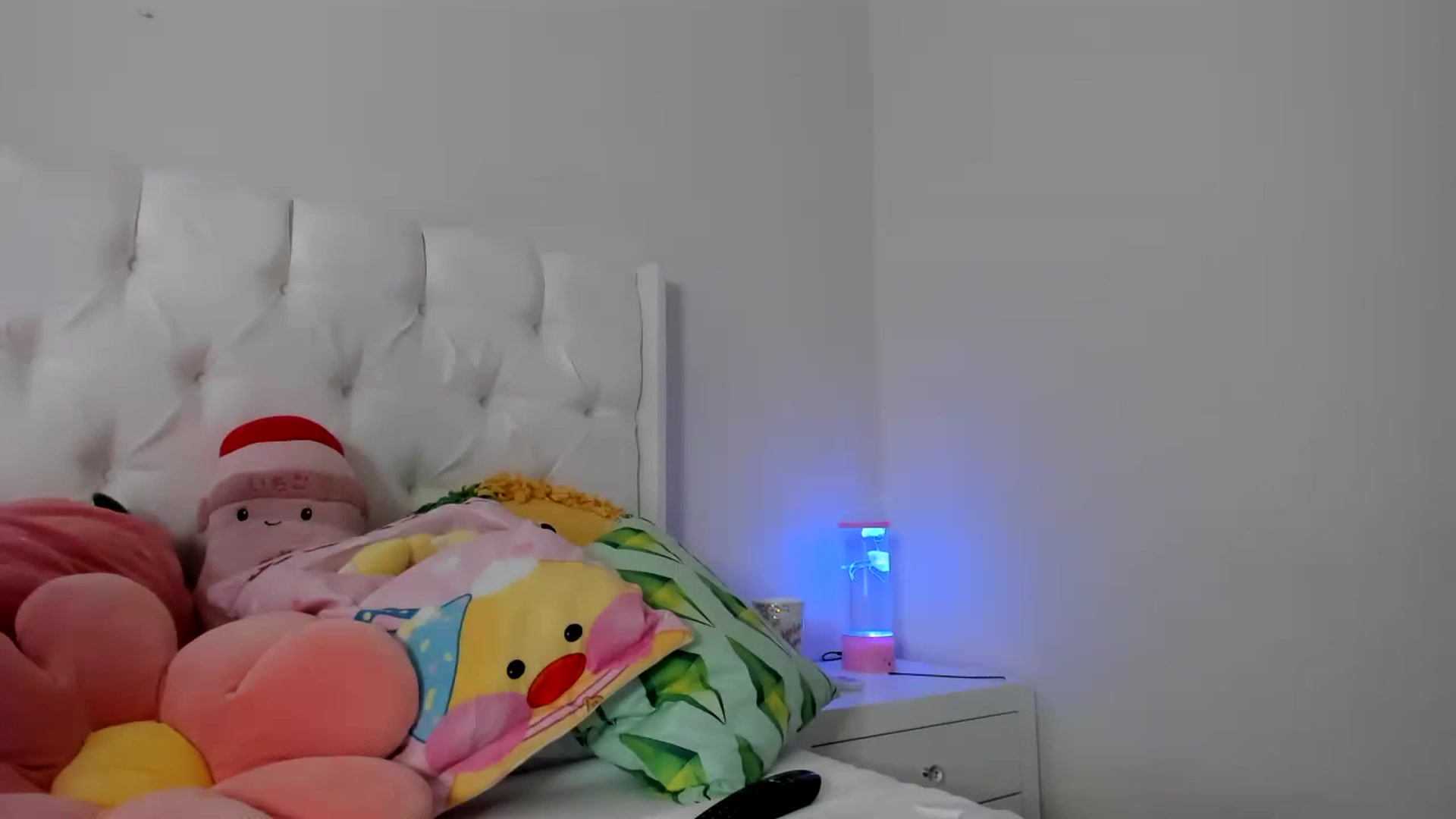 Gallery image thumbnail from Cherrycute666's myfreecams stream on, 03/21/2023, 09:22 image 19 of 20