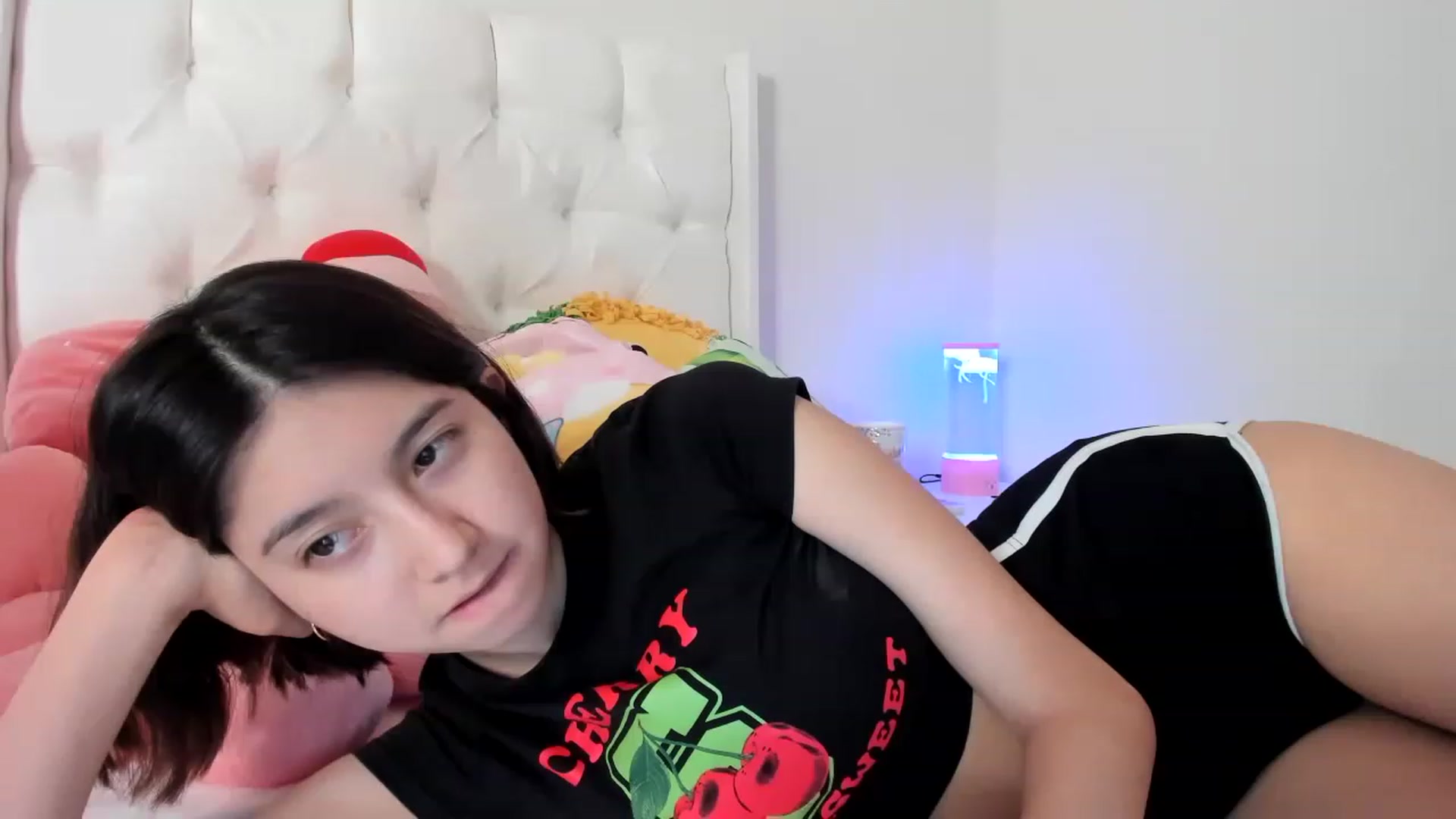 Gallery image thumbnail from Cherrycute666's myfreecams stream on, 03/21/2023, 09:22 image 20 of 20