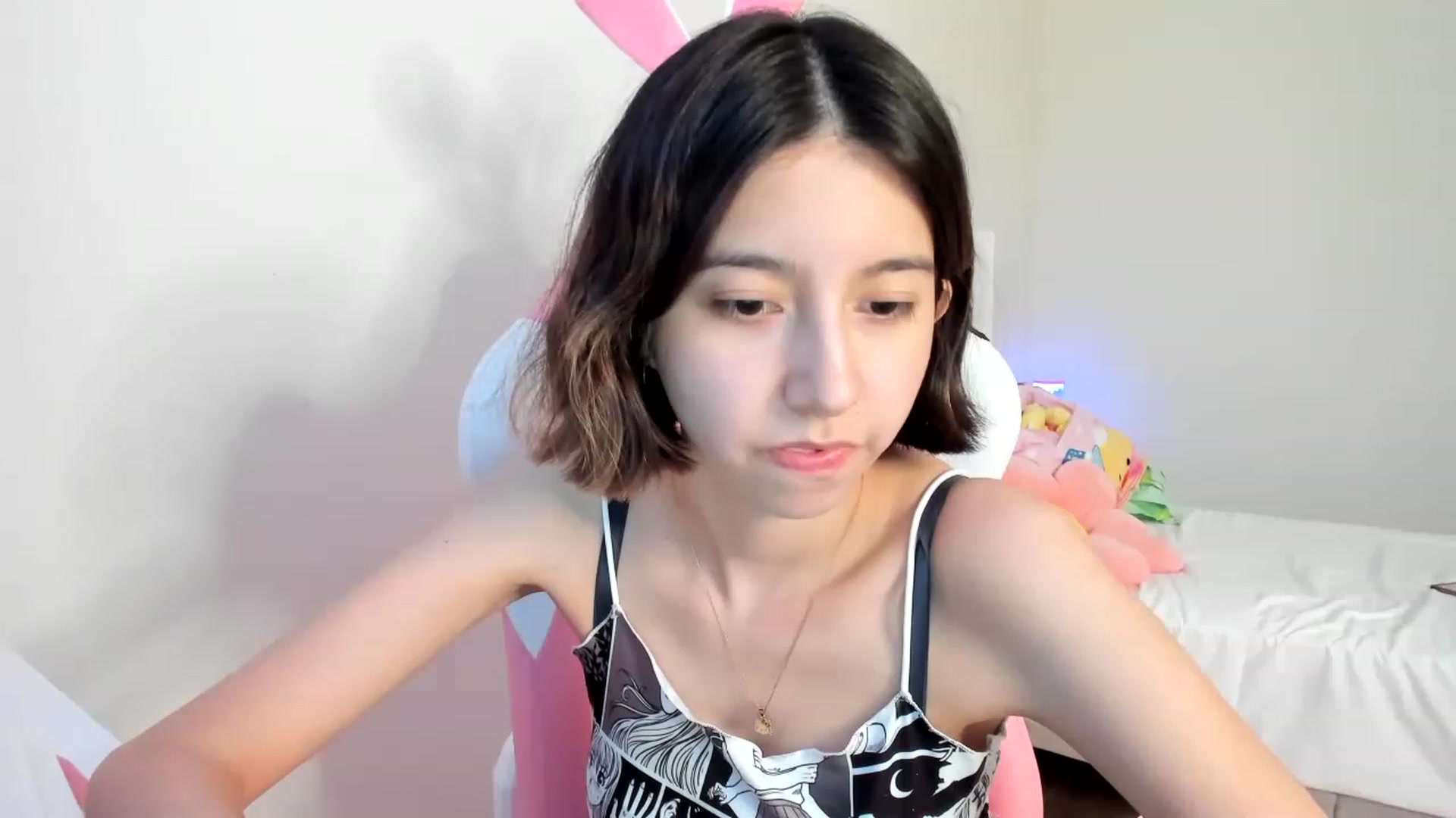 Gallery image thumbnail from Cherrycute666's myfreecams stream on, 03/21/2023, 09:22 image 1 of 20