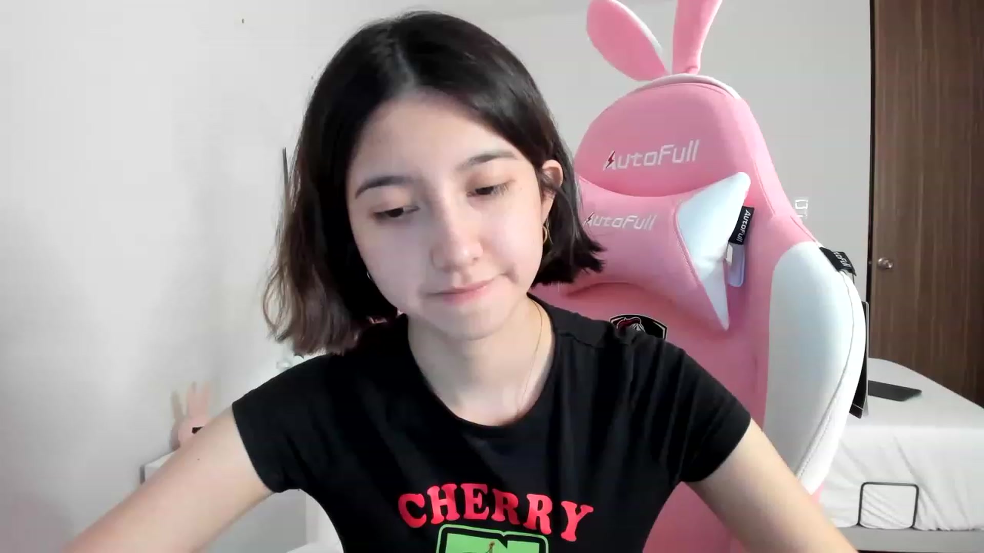 Gallery image thumbnail from Cherrycute666's myfreecams stream on, 03/21/2023, 09:22 image 6 of 20