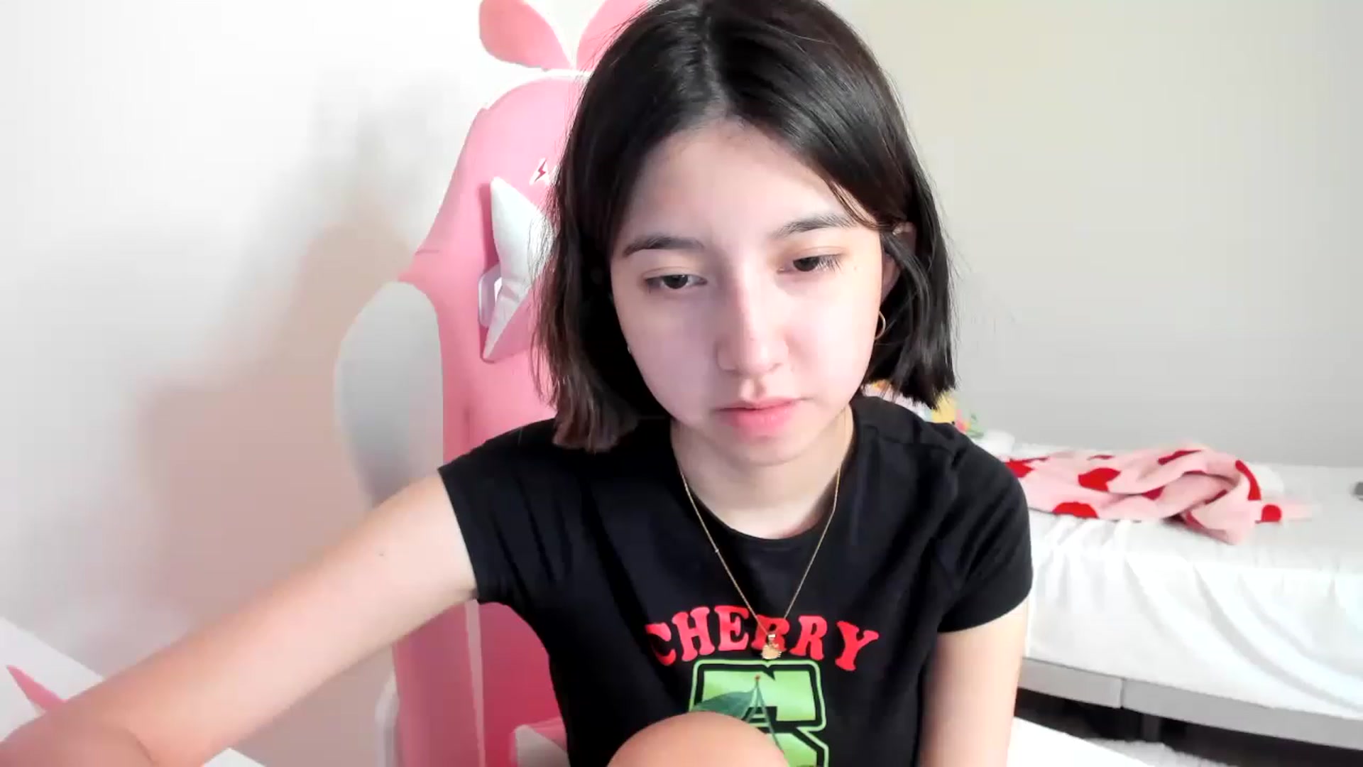 Gallery image thumbnail from Cherrycute666's myfreecams stream on, 03/21/2023, 14:35 image 15 of 20