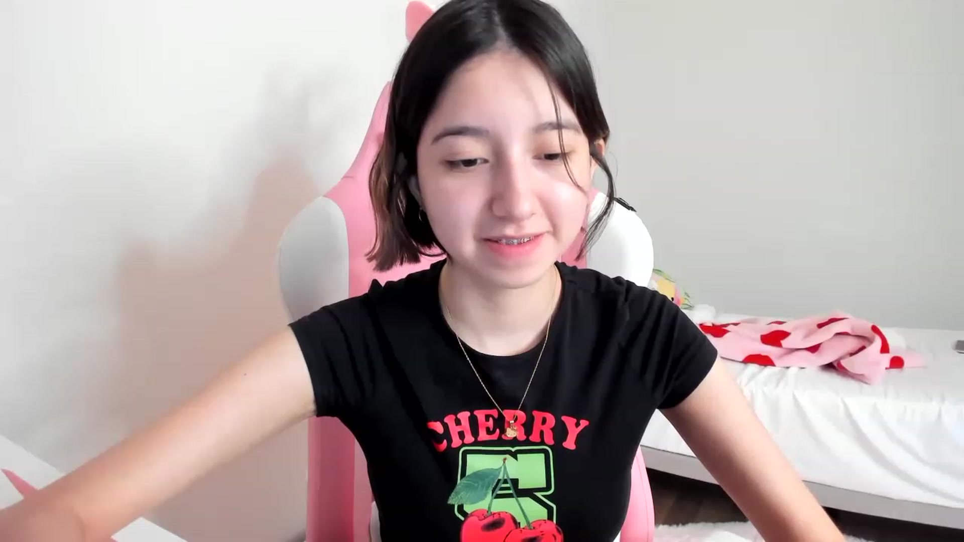 Gallery image thumbnail from Cherrycute666's myfreecams stream on, 03/21/2023, 14:35 image 18 of 20