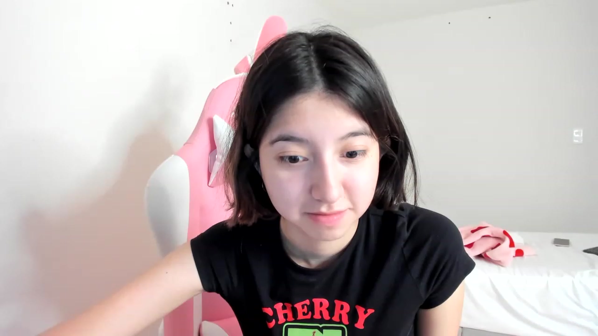 Gallery image thumbnail from Cherrycute666's myfreecams stream on, 03/21/2023, 14:35 image 3 of 20
