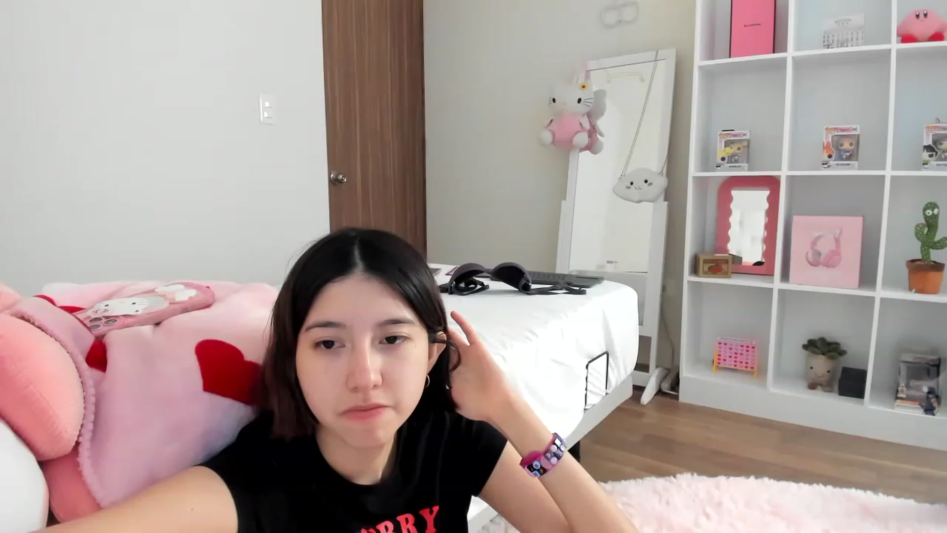 Gallery image thumbnail from Cherrycute666's myfreecams stream on, 03/21/2023, 16:02 image 9 of 20
