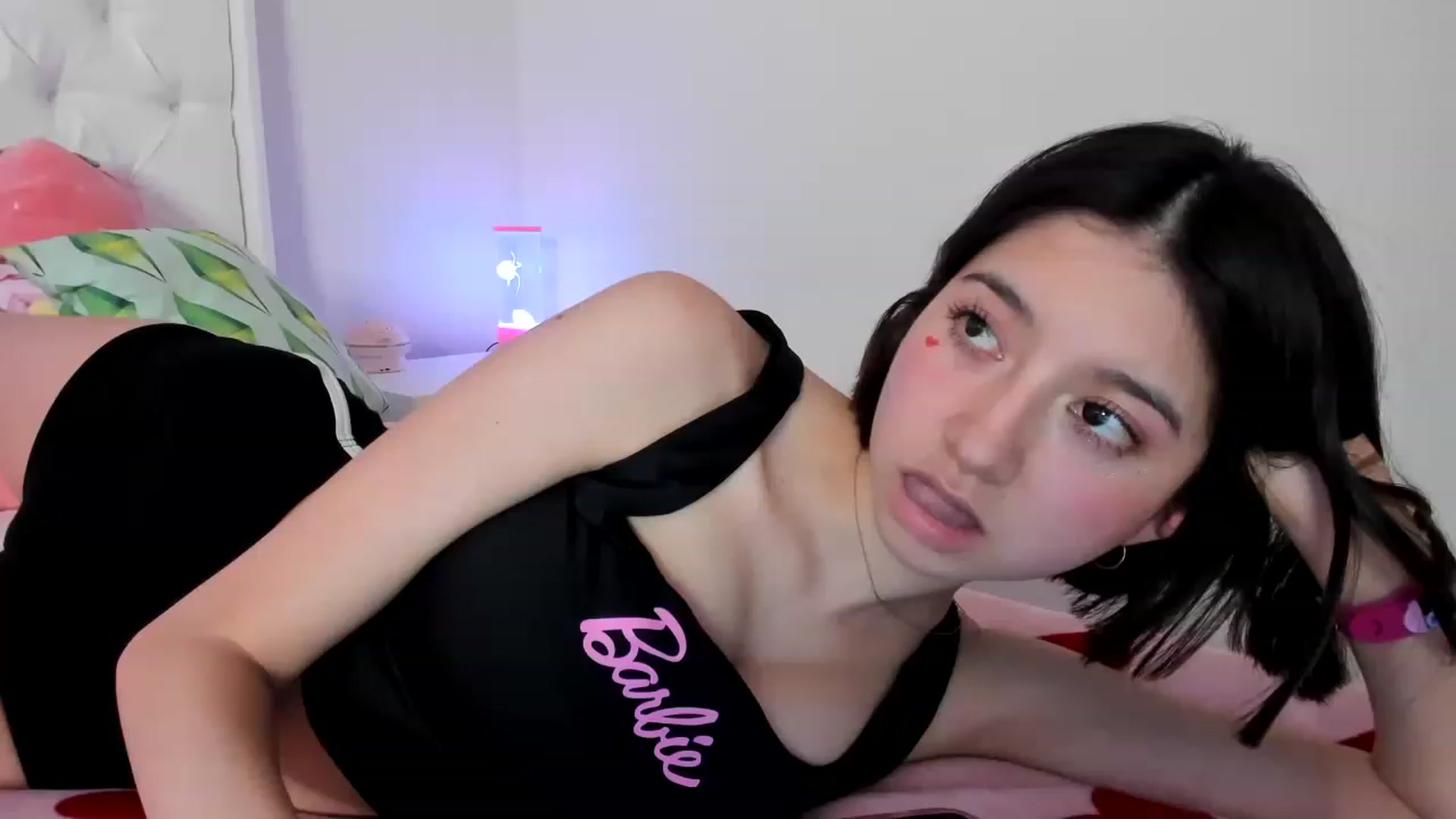 Gallery image thumbnail from Cherrycute666's myfreecams stream on, 03/22/2023, 02:28 image 4 of 20