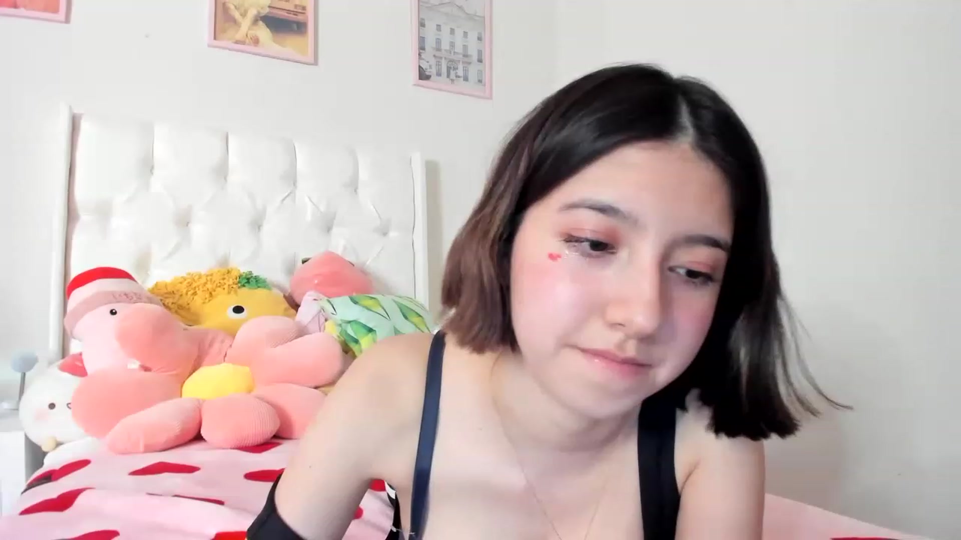 Gallery image thumbnail from Cherrycute666's myfreecams stream on, 03/22/2023, 02:28 image 15 of 20