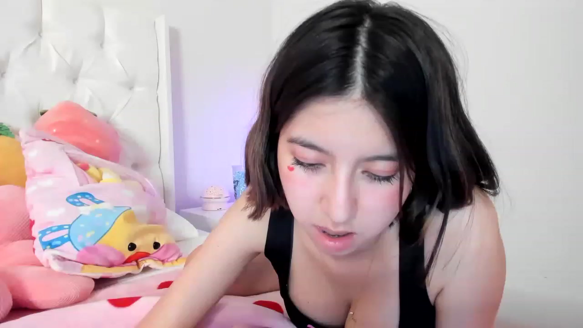 Gallery image thumbnail from Cherrycute666's myfreecams stream on, 03/22/2023, 04:48 image 14 of 20