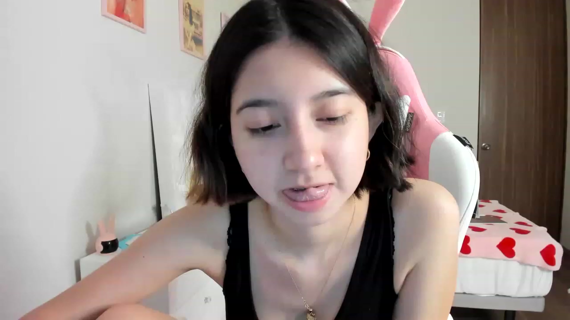 Gallery image thumbnail from Cherrycute666's myfreecams stream on, 03/22/2023, 08:05 image 12 of 20