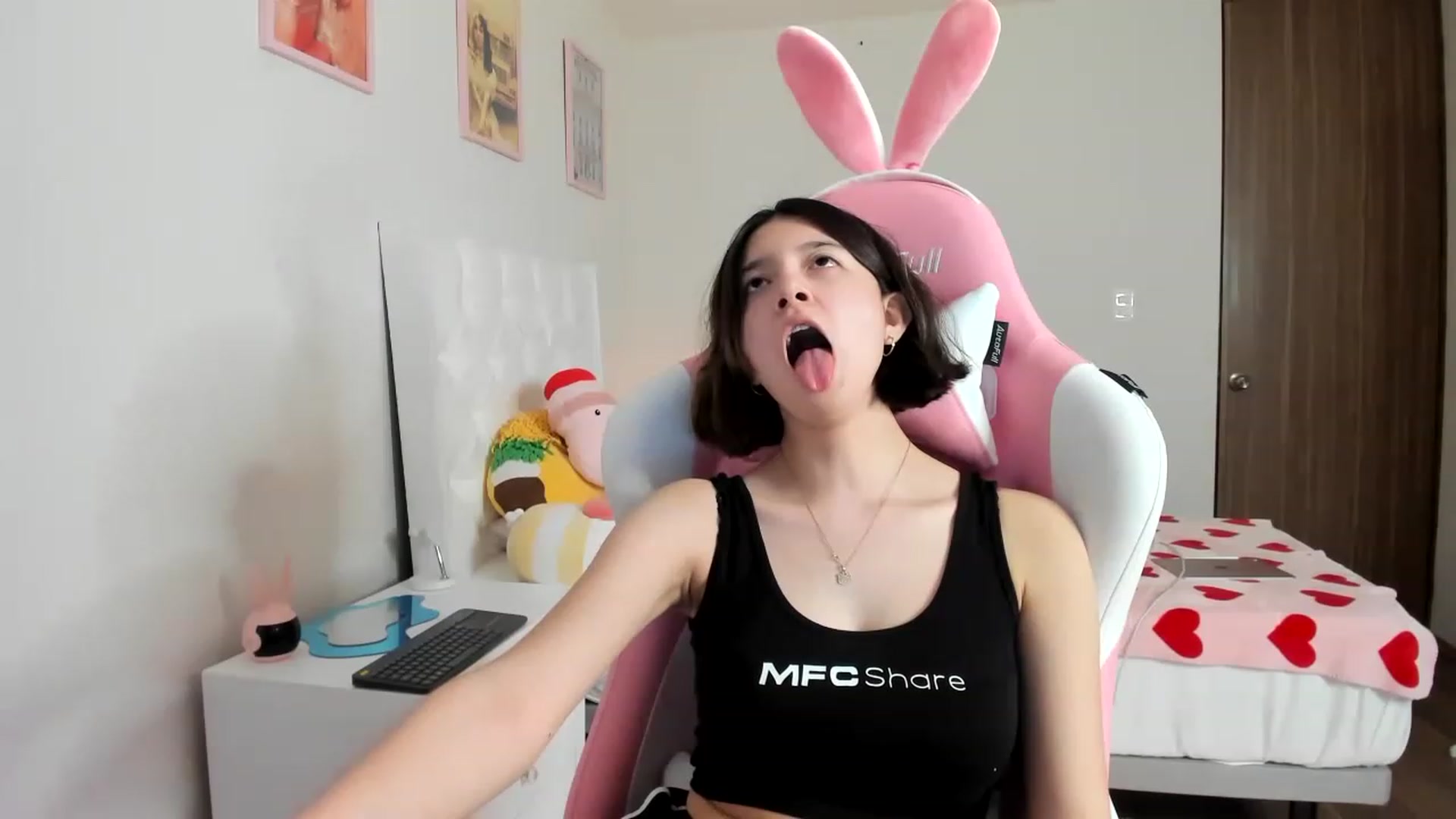 Gallery image thumbnail from Cherrycute666's myfreecams stream on, 03/22/2023, 08:05 image 11 of 20