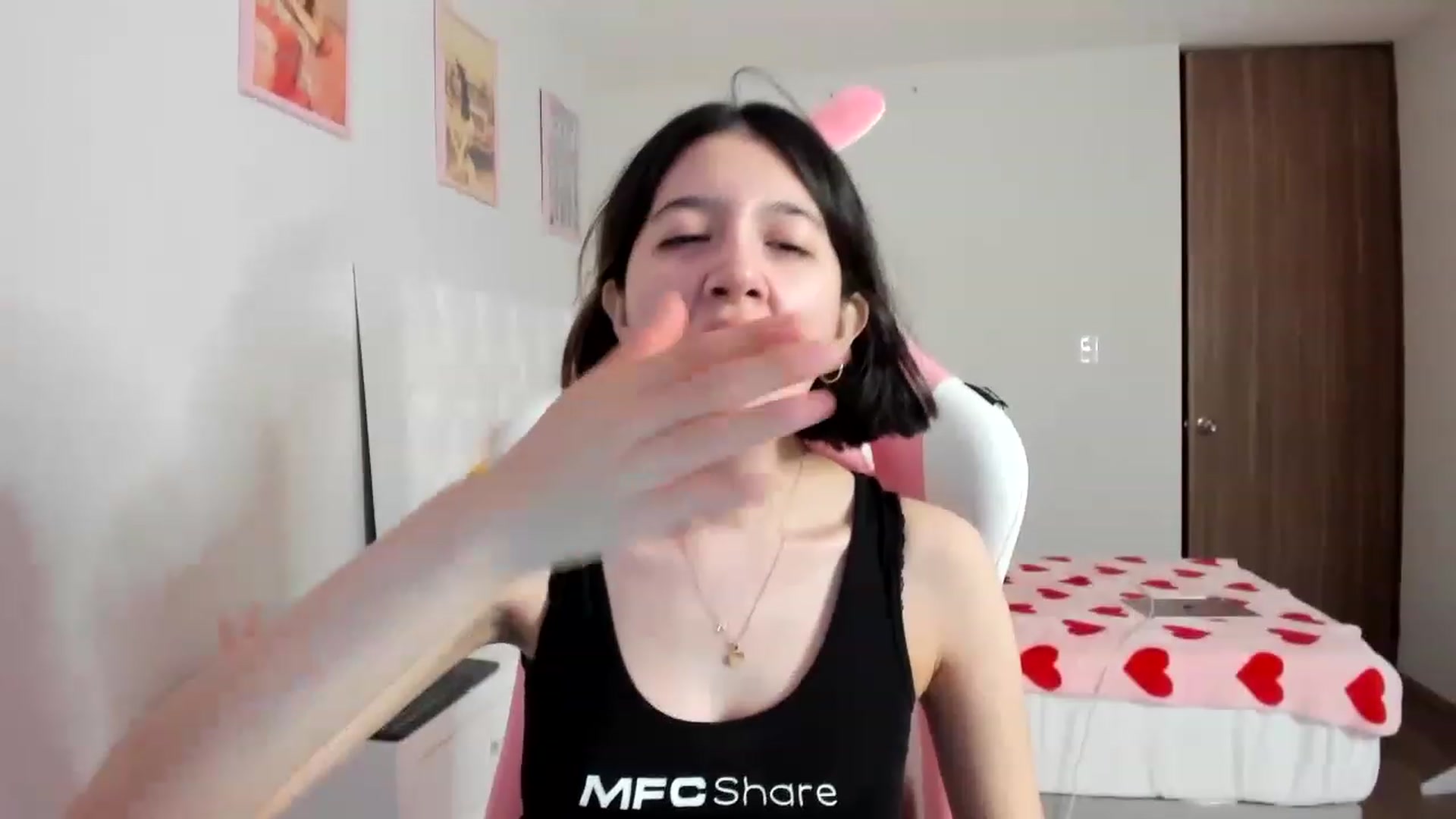 Gallery image thumbnail from Cherrycute666's myfreecams stream on, 03/22/2023, 08:05 image 2 of 20