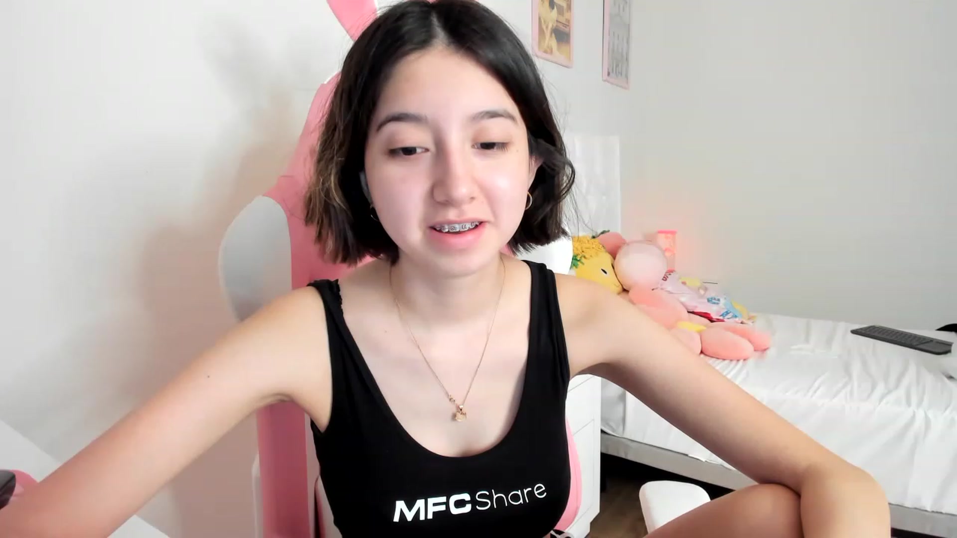 Gallery image thumbnail from Cherrycute666's myfreecams stream on, 03/22/2023, 14:31 image 9 of 20