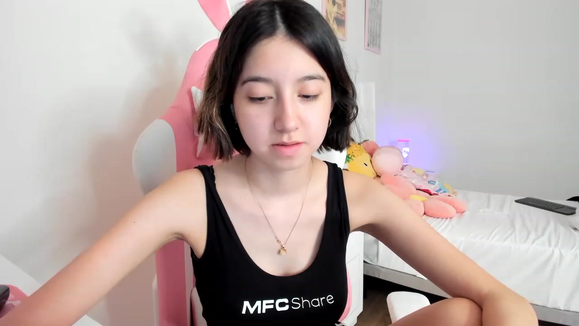 Gallery image thumbnail from Cherrycute666's myfreecams stream on, 03/22/2023, 14:31 image 10 of 20