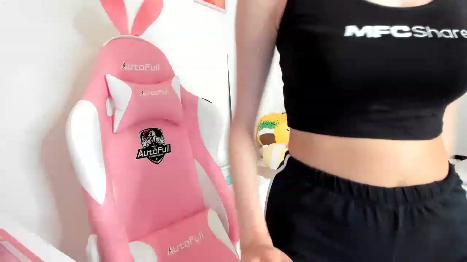 Gallery image thumbnail from Cherrycute666's myfreecams stream on, 03/22/2023, 14:31 image 12 of 20