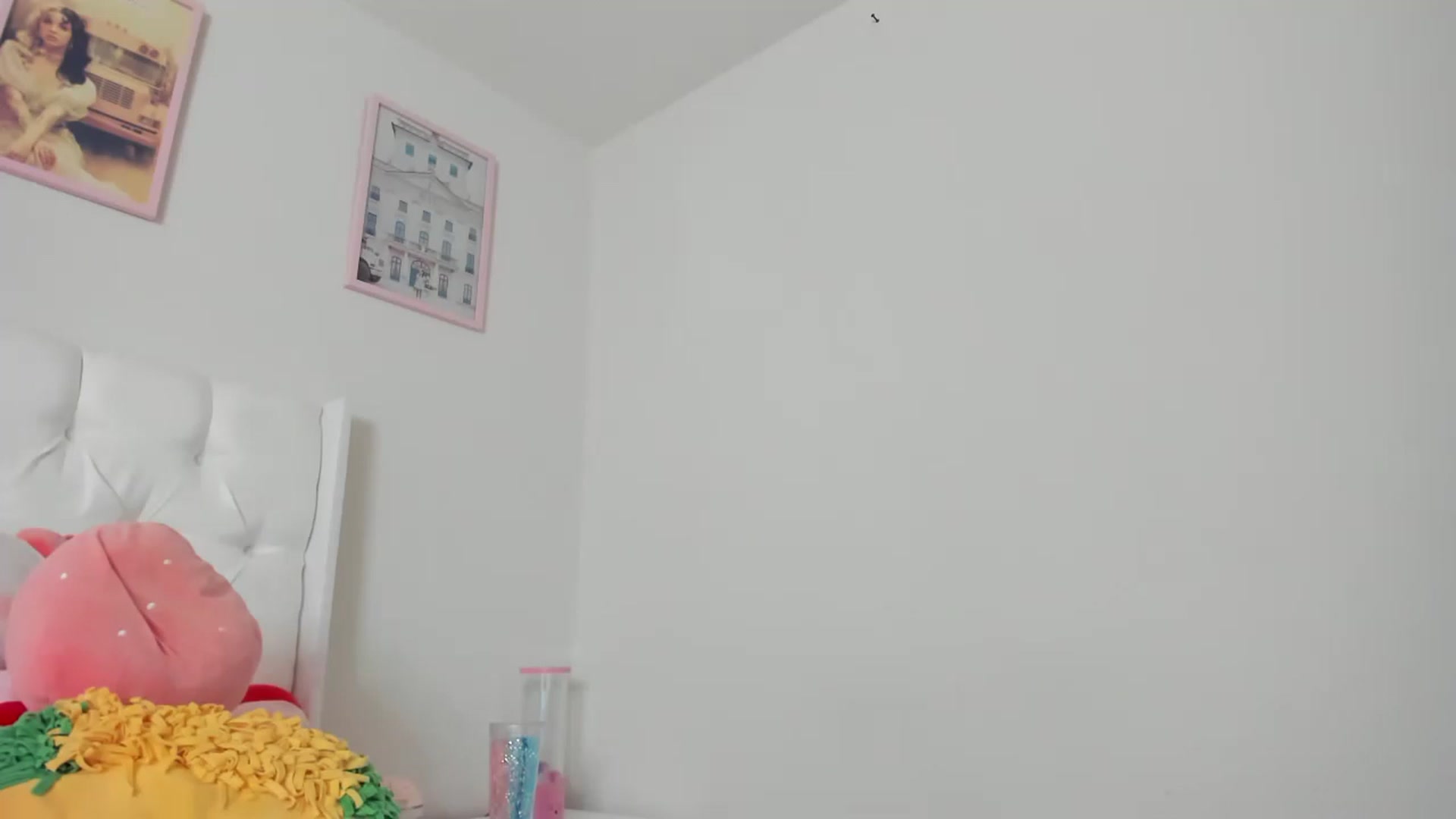Gallery image thumbnail from Cherrycute666's myfreecams stream on, 03/22/2023, 23:20 image 15 of 20
