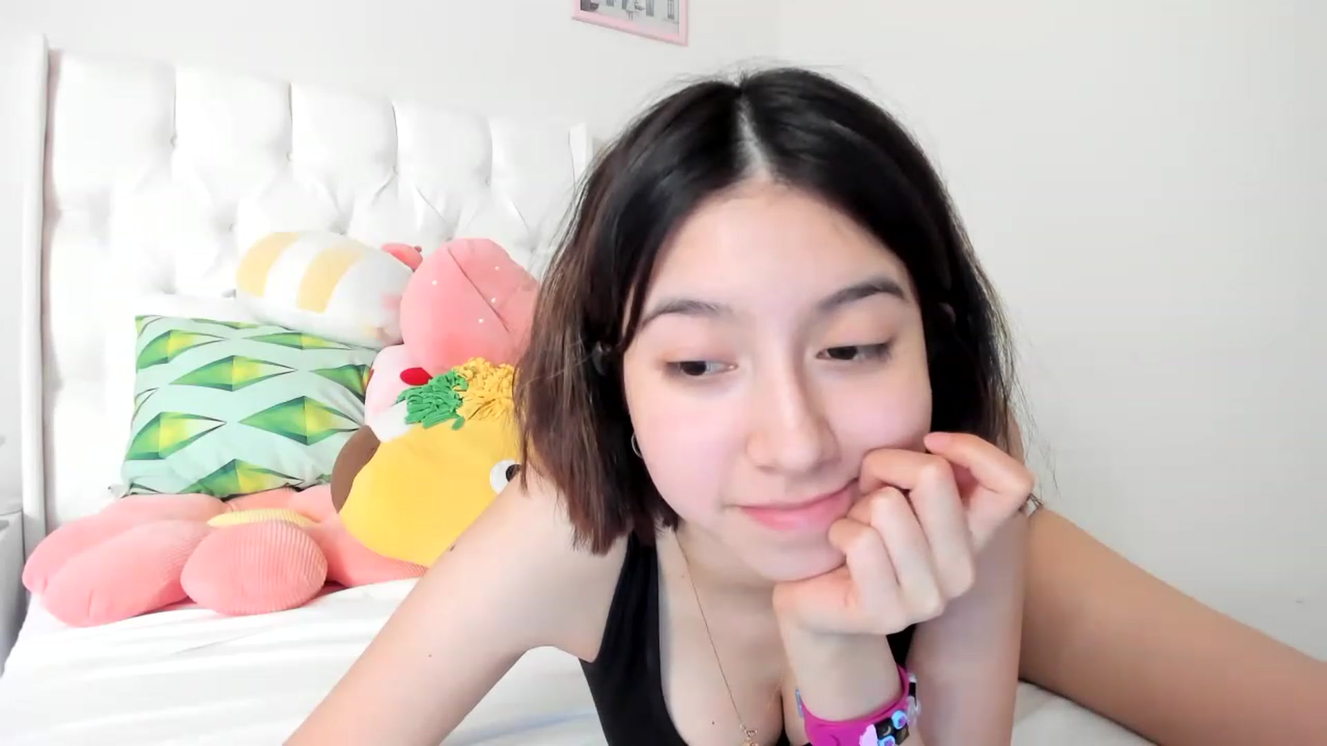Gallery image thumbnail from Cherrycute666's myfreecams stream on, 03/22/2023, 23:20 image 6 of 20