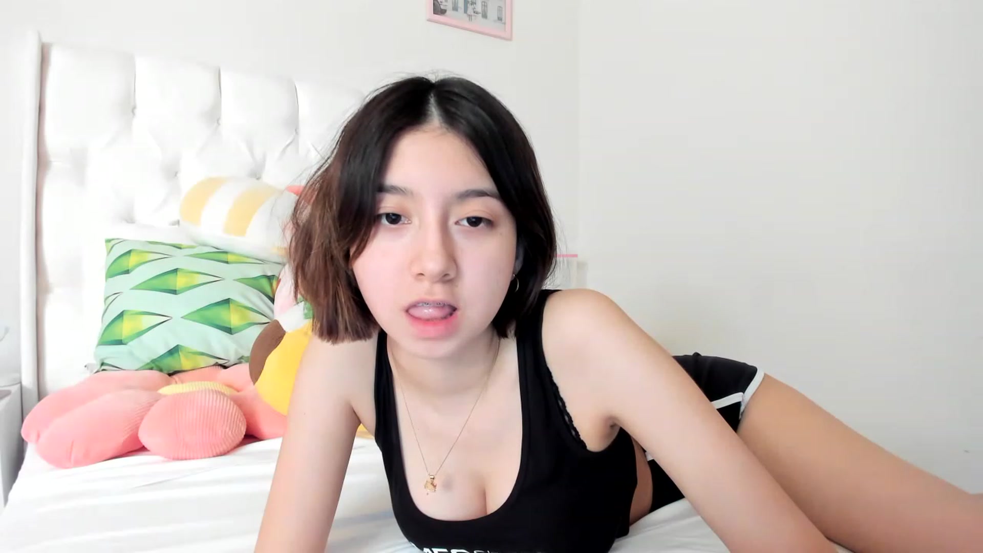 Gallery image thumbnail from Cherrycute666's myfreecams stream on, 03/22/2023, 23:20 image 7 of 20