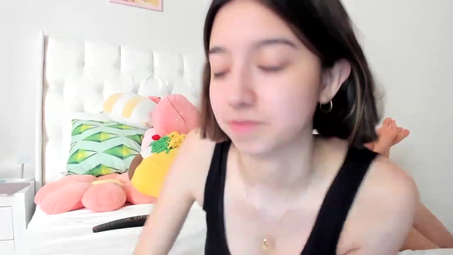 Gallery image thumbnail from Cherrycute666's myfreecams stream on, 03/22/2023, 23:20 image 18 of 20