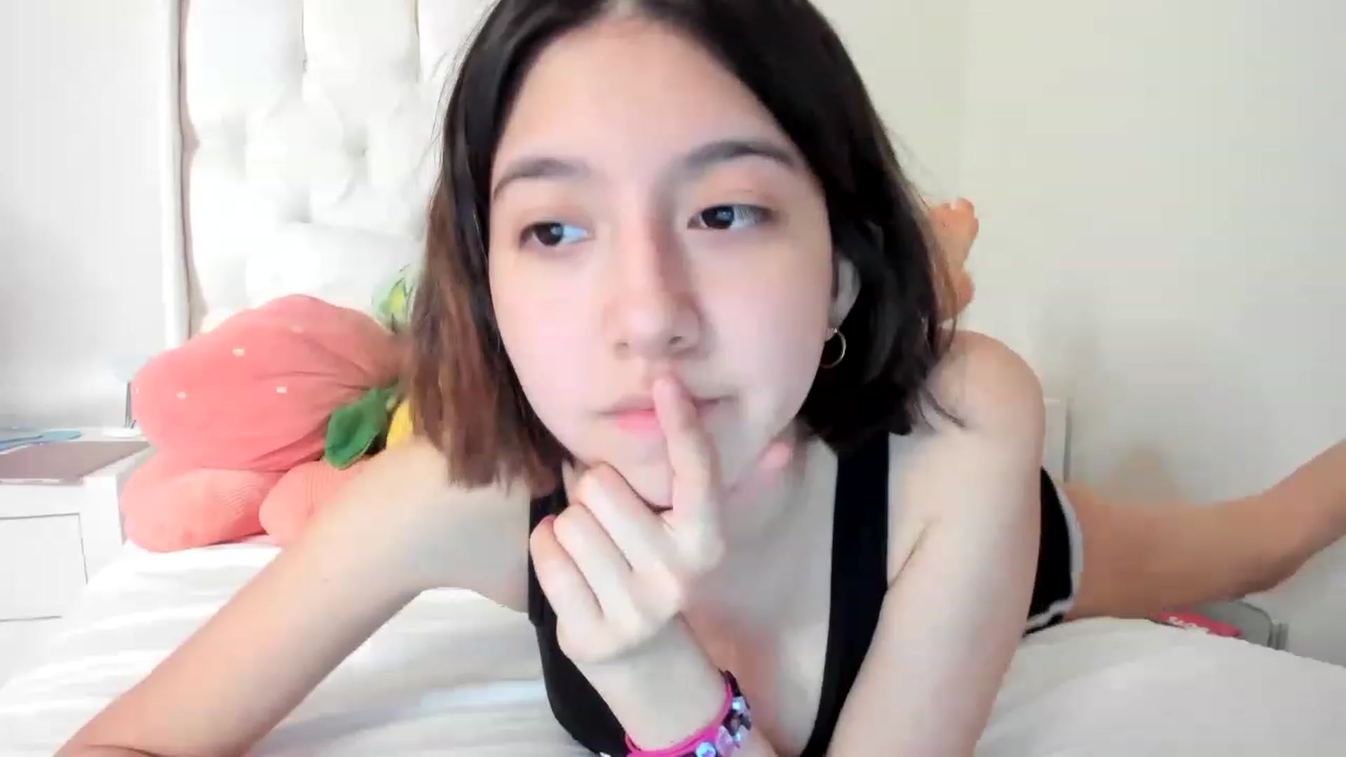 Gallery image thumbnail from Cherrycute666's myfreecams stream on, 03/23/2023, 01:20 image 6 of 20