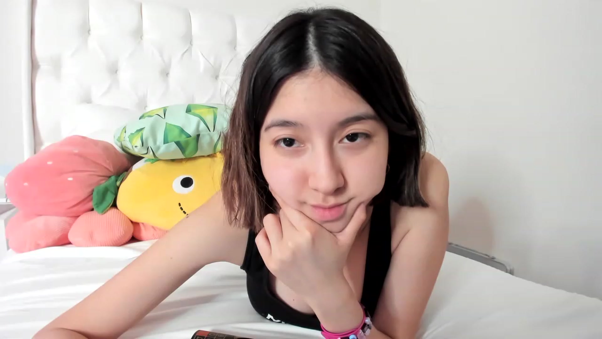 Gallery image thumbnail from Cherrycute666's myfreecams stream on, 03/23/2023, 01:20 image 16 of 20