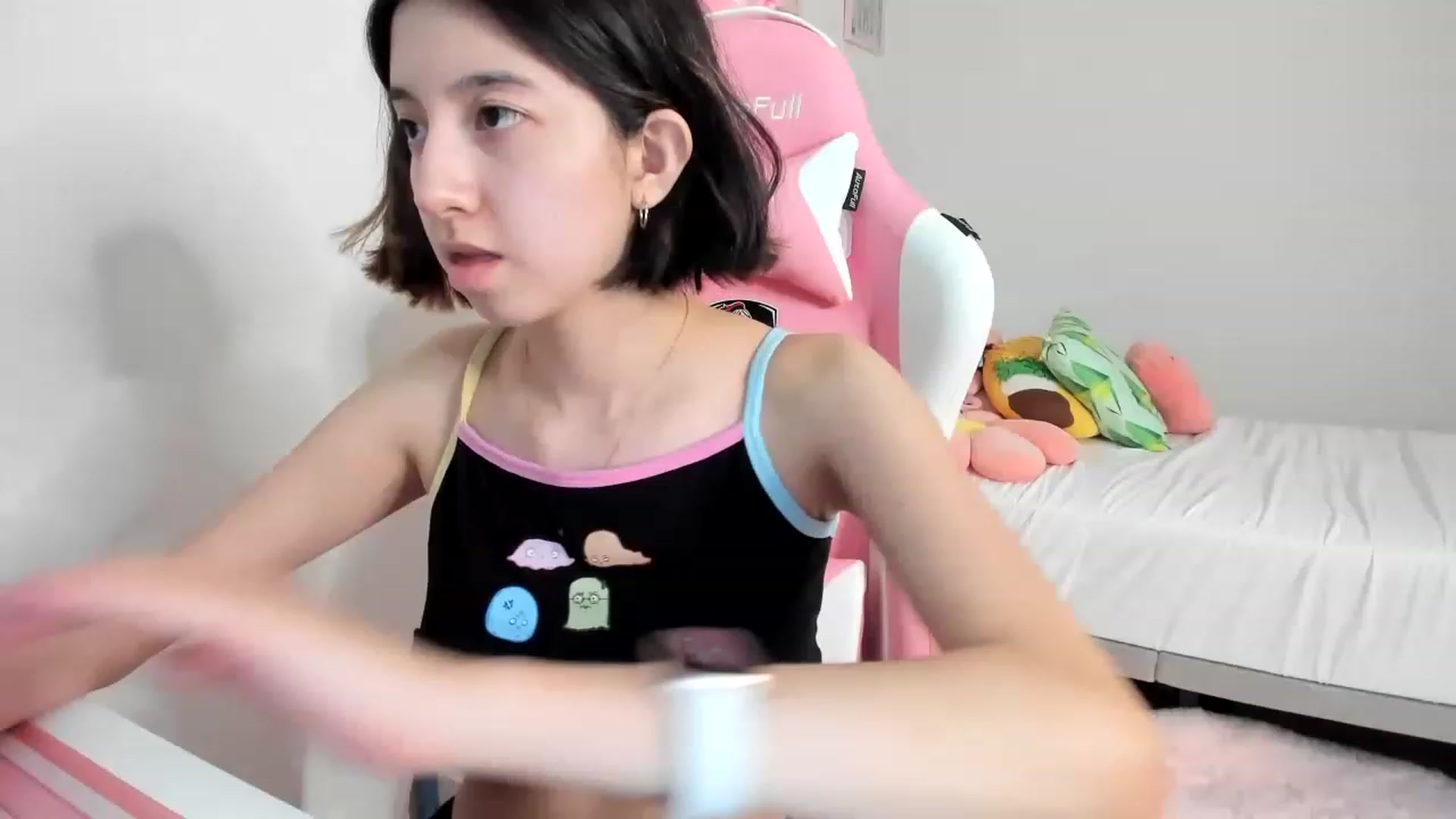 Gallery image thumbnail from Cherrycute666's myfreecams stream on, 03/23/2023, 09:32 image 3 of 20