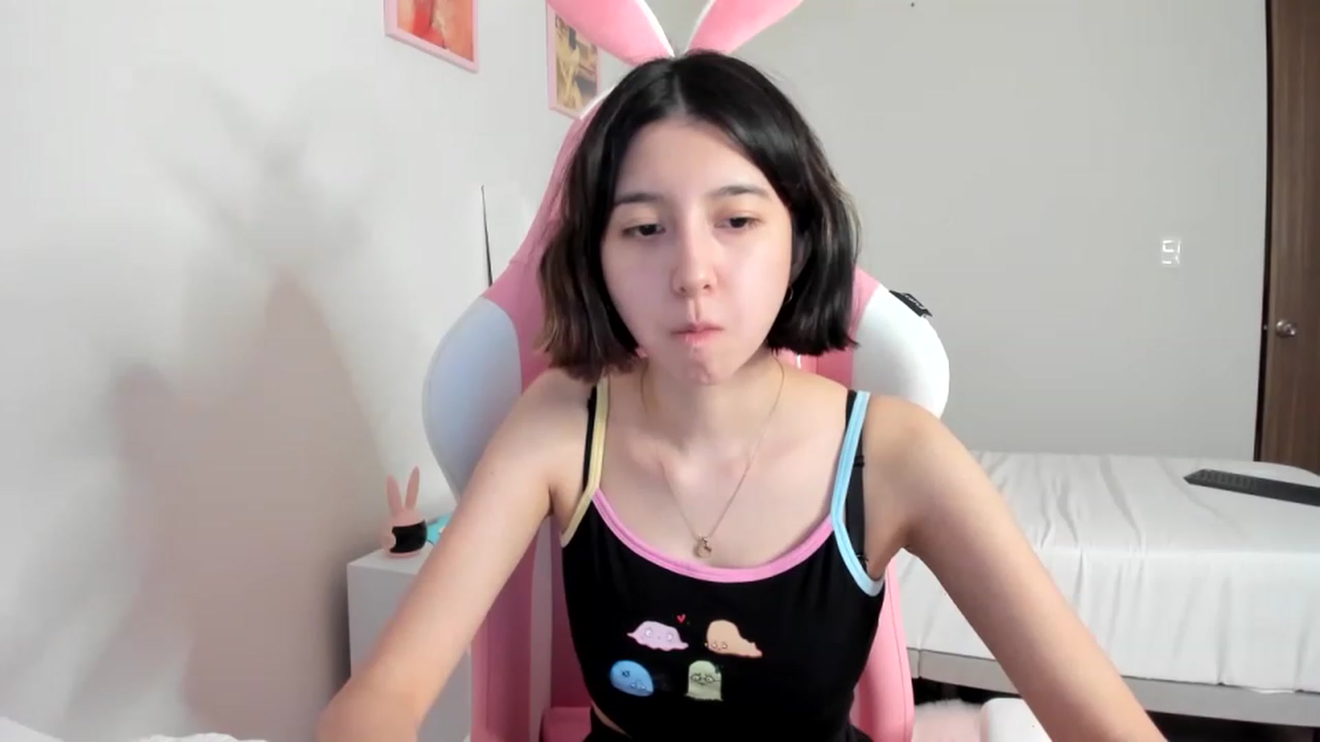 Gallery image thumbnail from Cherrycute666's myfreecams stream on, 03/23/2023, 11:18 image 2 of 20