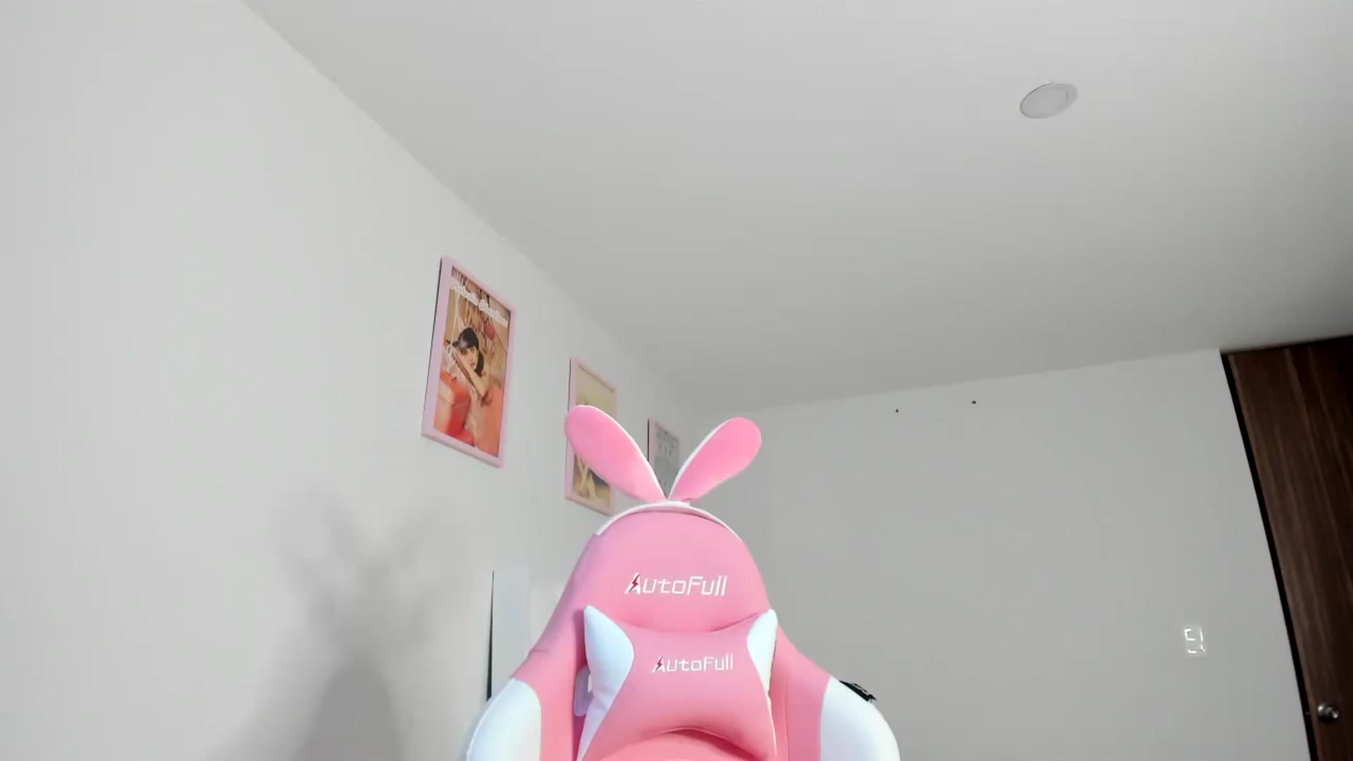 Gallery image thumbnail from Cherrycute666's myfreecams stream on, 03/23/2023, 11:18 image 9 of 20