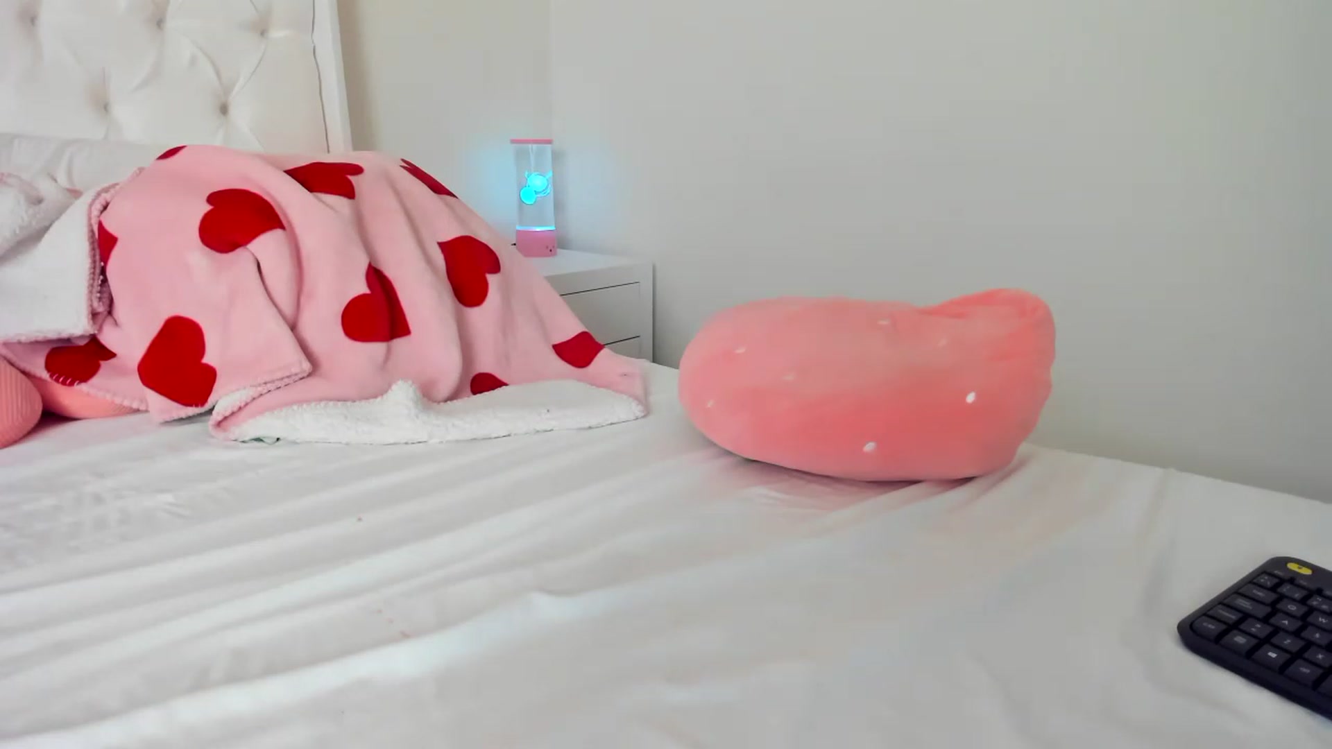 Gallery image thumbnail from Cherrycute666's myfreecams stream on, 03/23/2023, 17:54 image 15 of 20