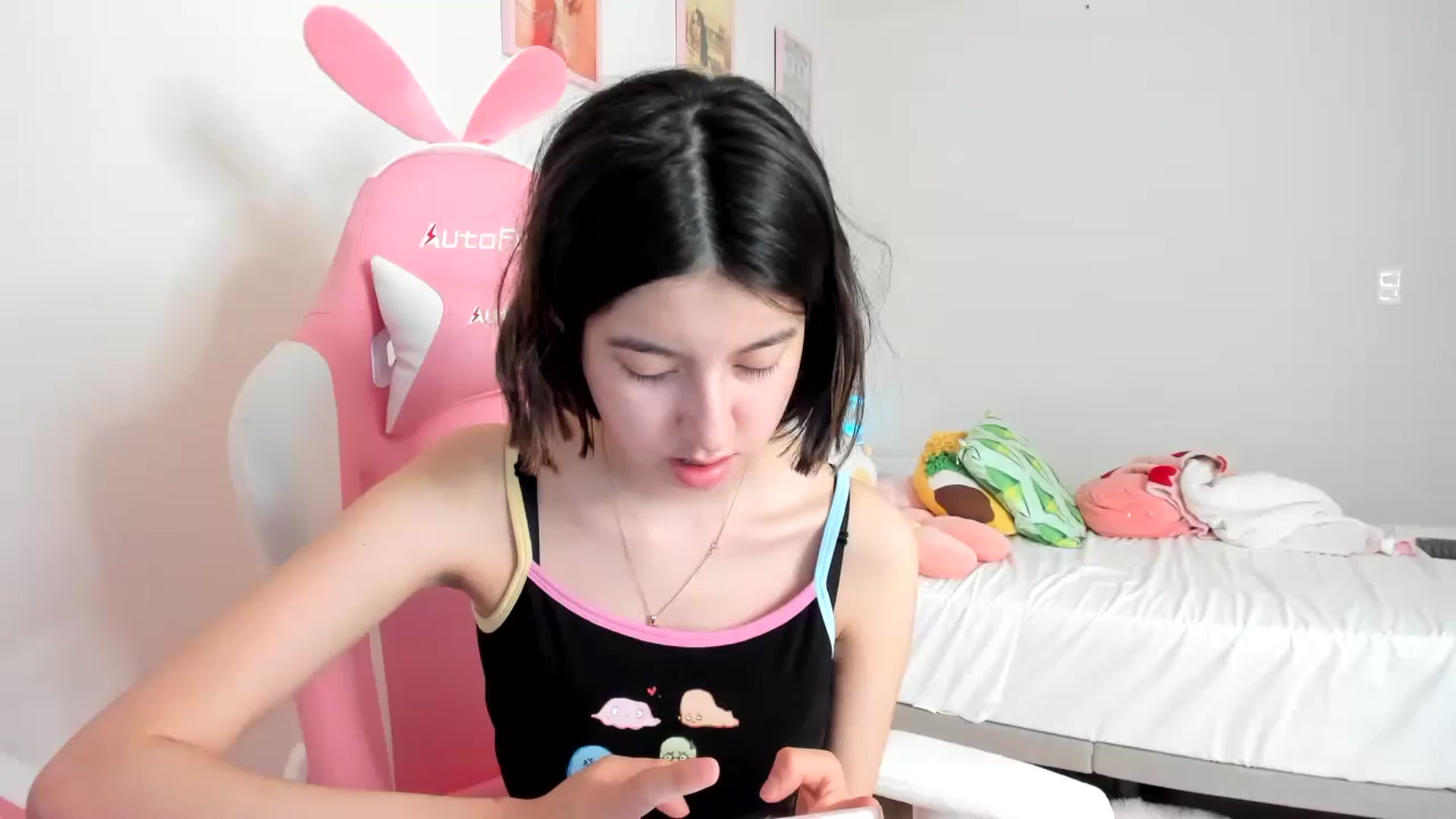 Gallery image thumbnail from Cherrycute666's myfreecams stream on, 03/23/2023, 17:54 image 4 of 20