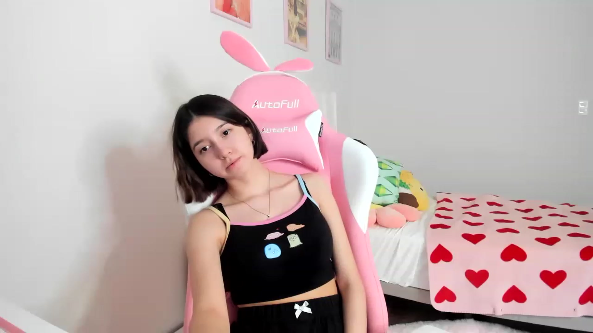 Gallery image thumbnail from Cherrycute666's myfreecams stream on, 03/23/2023, 21:39 image 17 of 20