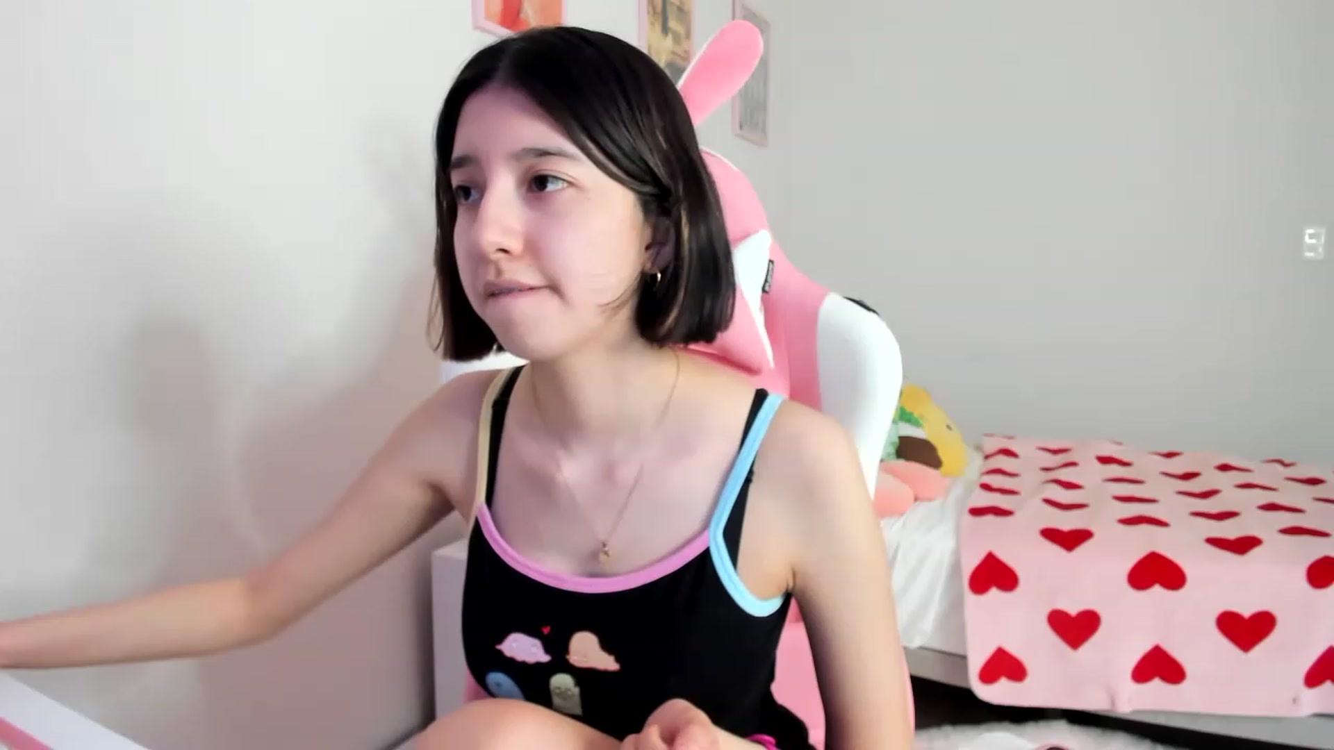 Gallery image thumbnail from Cherrycute666's myfreecams stream on, 03/23/2023, 21:39 image 19 of 20