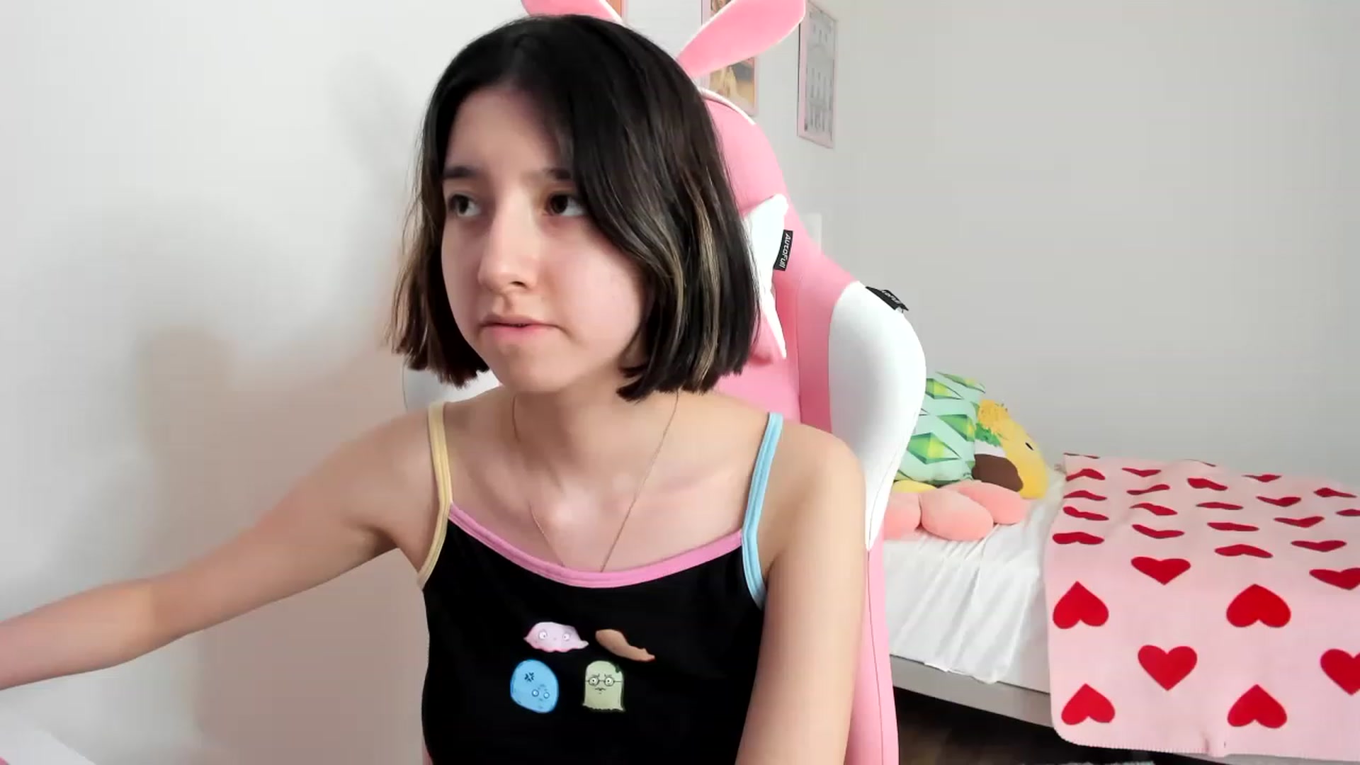 Gallery image thumbnail from Cherrycute666's myfreecams stream on, 03/24/2023, 24:03 image 2 of 20