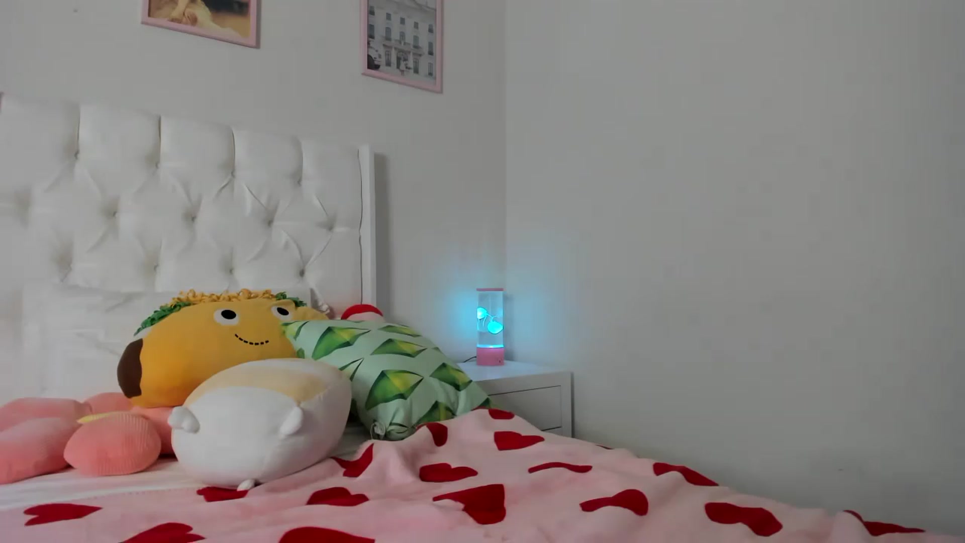 Gallery image thumbnail from Cherrycute666's myfreecams stream on, 03/24/2023, 02:16 image 10 of 20