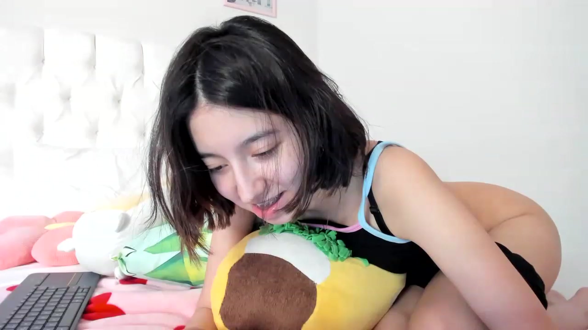 Gallery image thumbnail from Cherrycute666's myfreecams stream on, 03/24/2023, 02:16 image 5 of 20