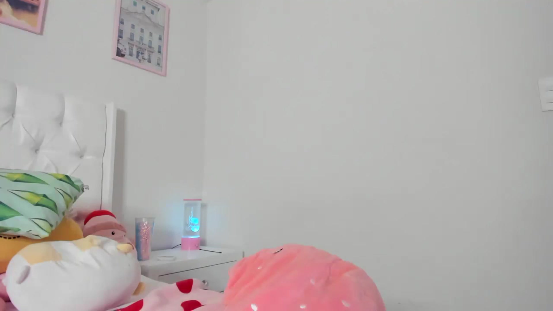 Gallery image thumbnail from Cherrycute666's myfreecams stream on, 03/24/2023, 05:17 image 5 of 20