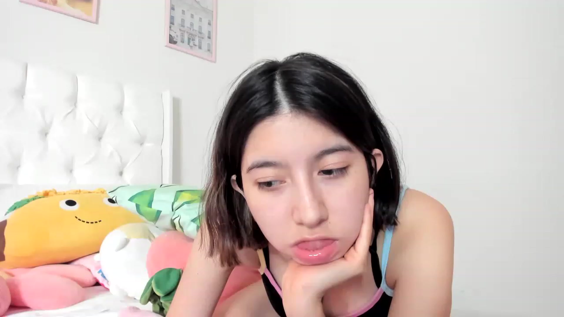 Gallery image thumbnail from Cherrycute666's myfreecams stream on, 03/24/2023, 05:17 image 16 of 20