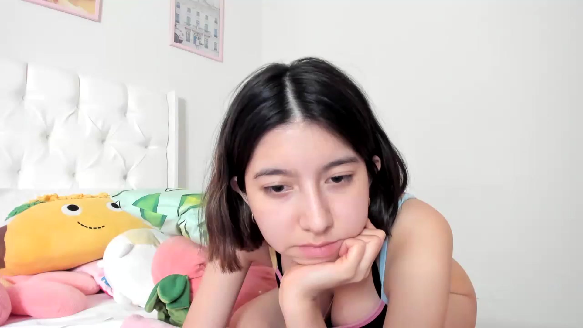 Gallery image thumbnail from Cherrycute666's myfreecams stream on, 03/24/2023, 05:17 image 17 of 20