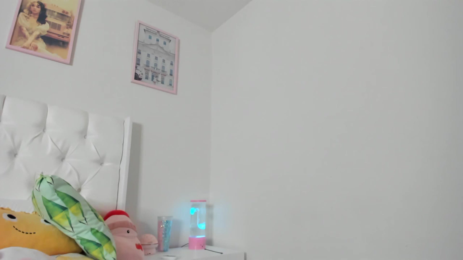 Gallery image thumbnail from Cherrycute666's myfreecams stream on, 03/24/2023, 10:28 image 4 of 20