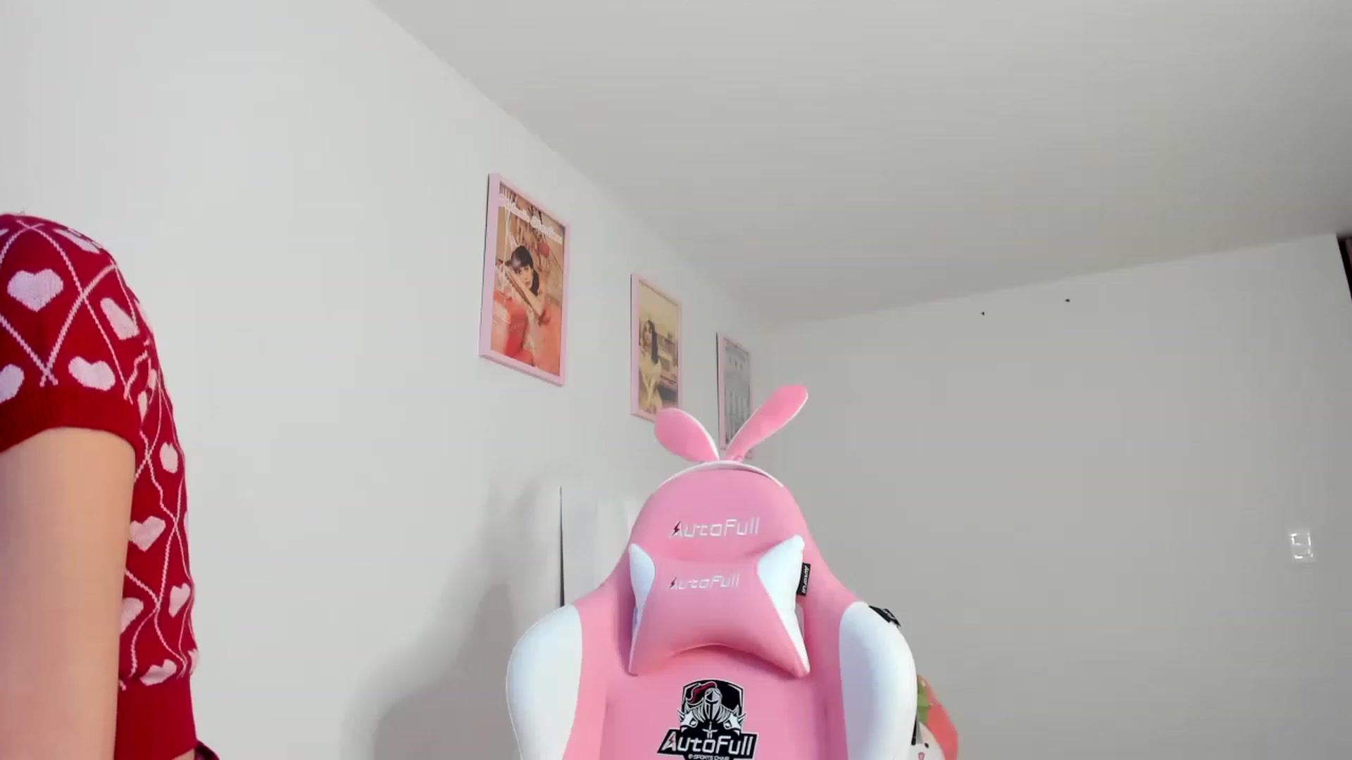 Gallery image thumbnail from Cherrycute666's myfreecams stream on, 03/24/2023, 11:00 image 13 of 20