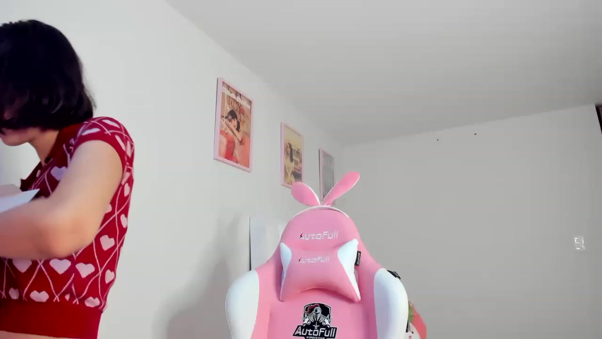Gallery image thumbnail from Cherrycute666's myfreecams stream on, 03/24/2023, 11:00 image 14 of 20