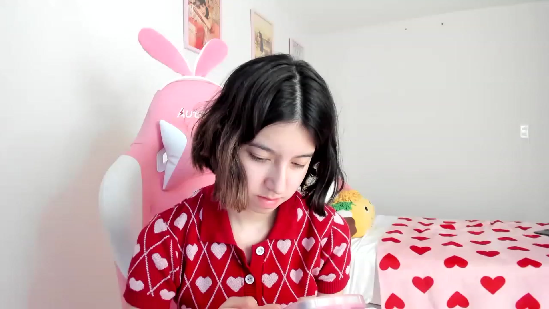 Gallery image thumbnail from Cherrycute666's myfreecams stream on, 03/24/2023, 22:35 image 13 of 20