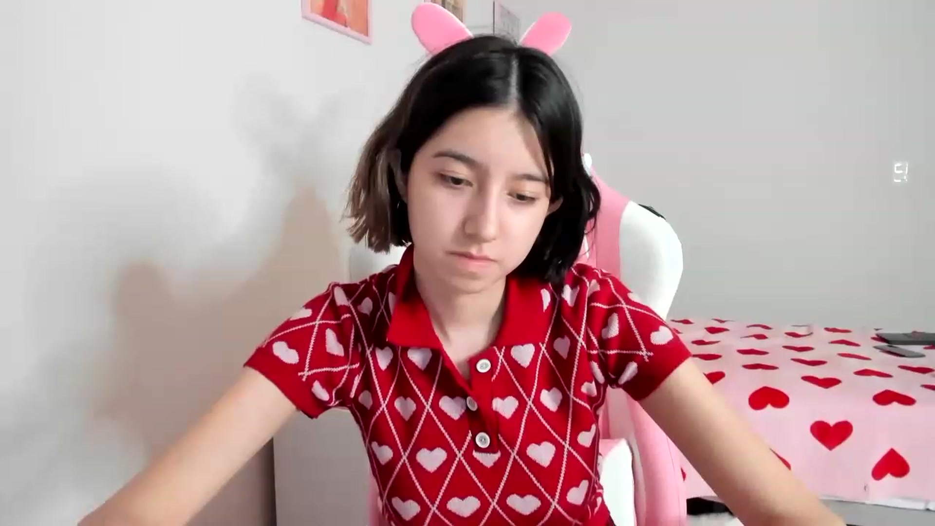 Gallery image thumbnail from Cherrycute666's myfreecams stream on, 03/25/2023, 09:01 image 4 of 20